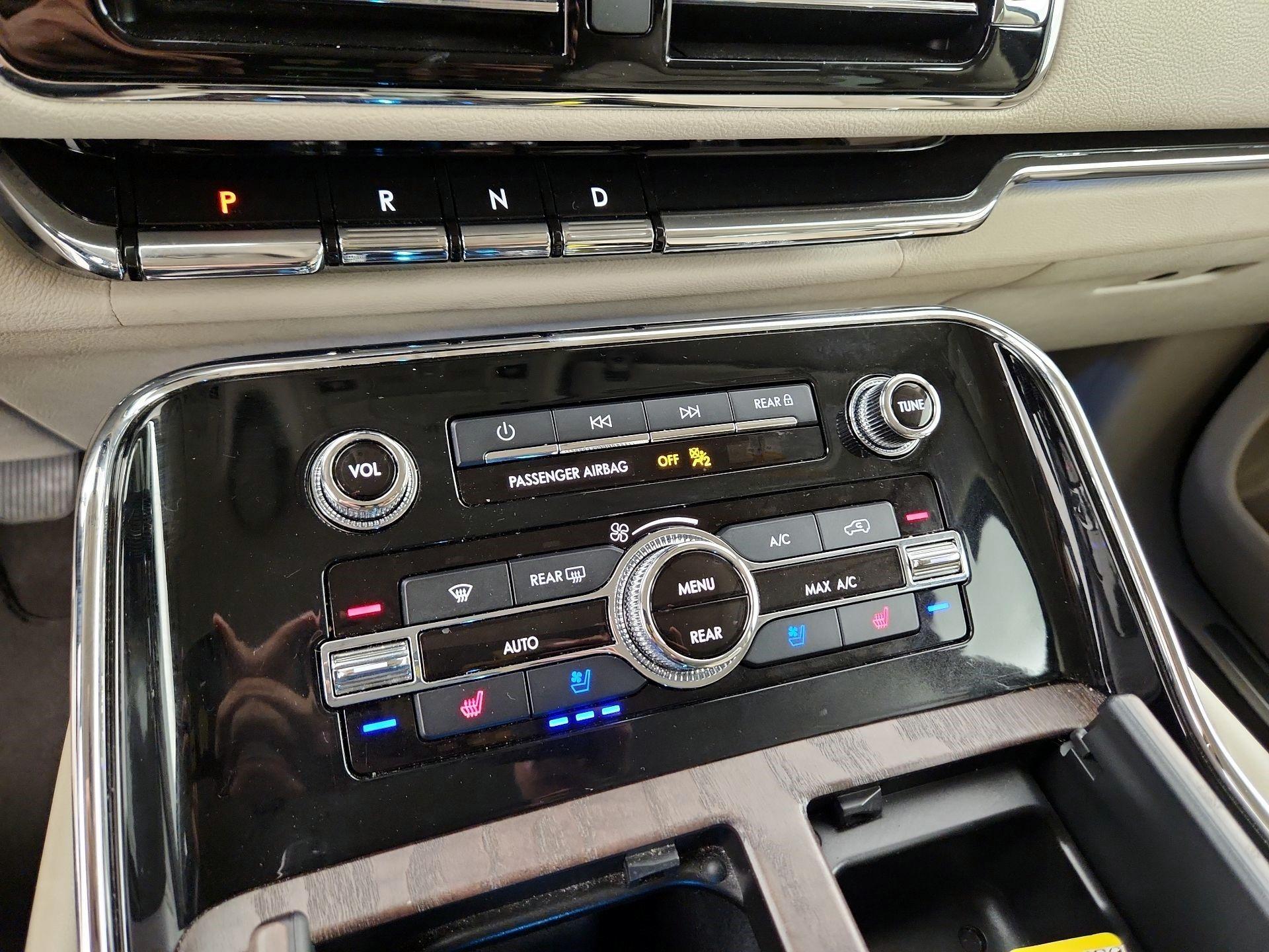Thumbnail: 2020 Lincoln Navigator - 17