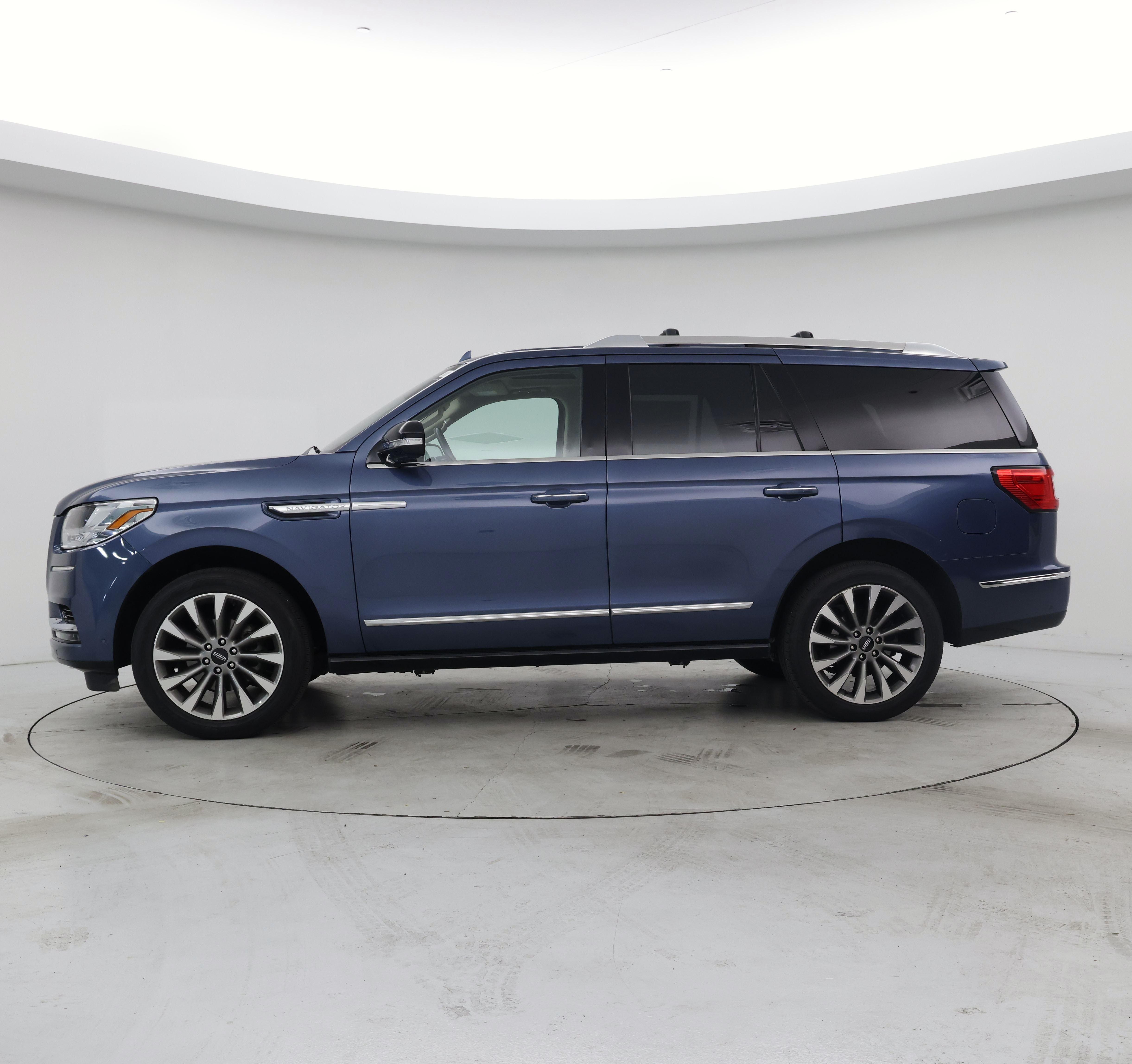 Thumbnail: 2020 Lincoln Navigator - 3
