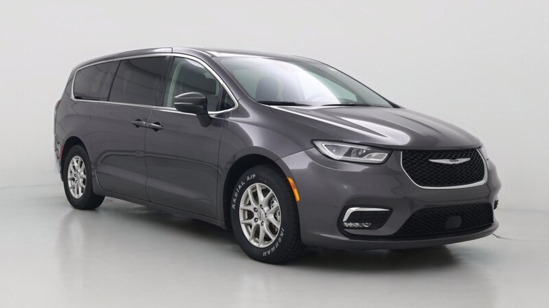 2023 Chrysler Pacifica Touring L Hero Image