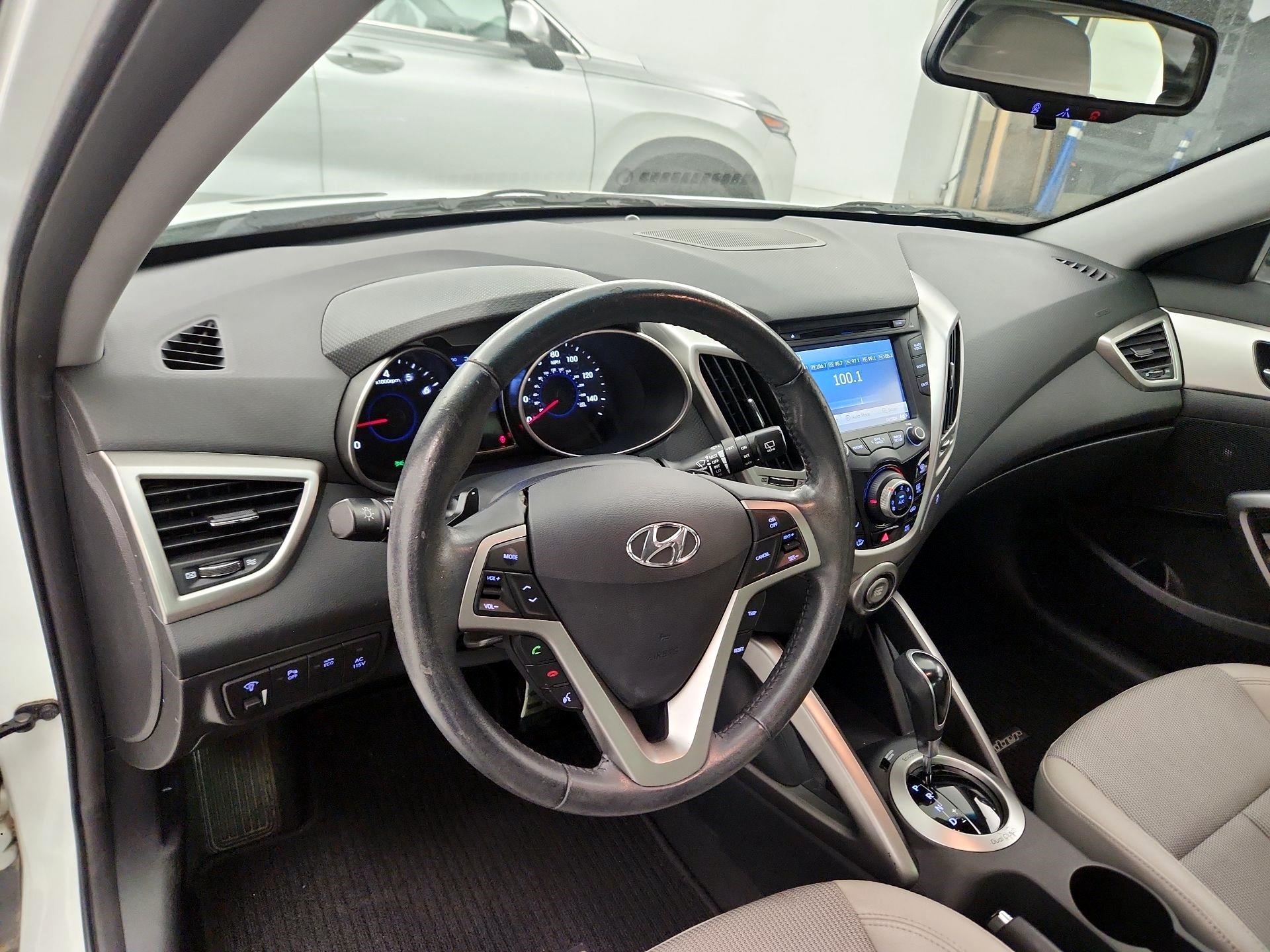 Thumbnail: 2013 Hyundai Veloster - 9