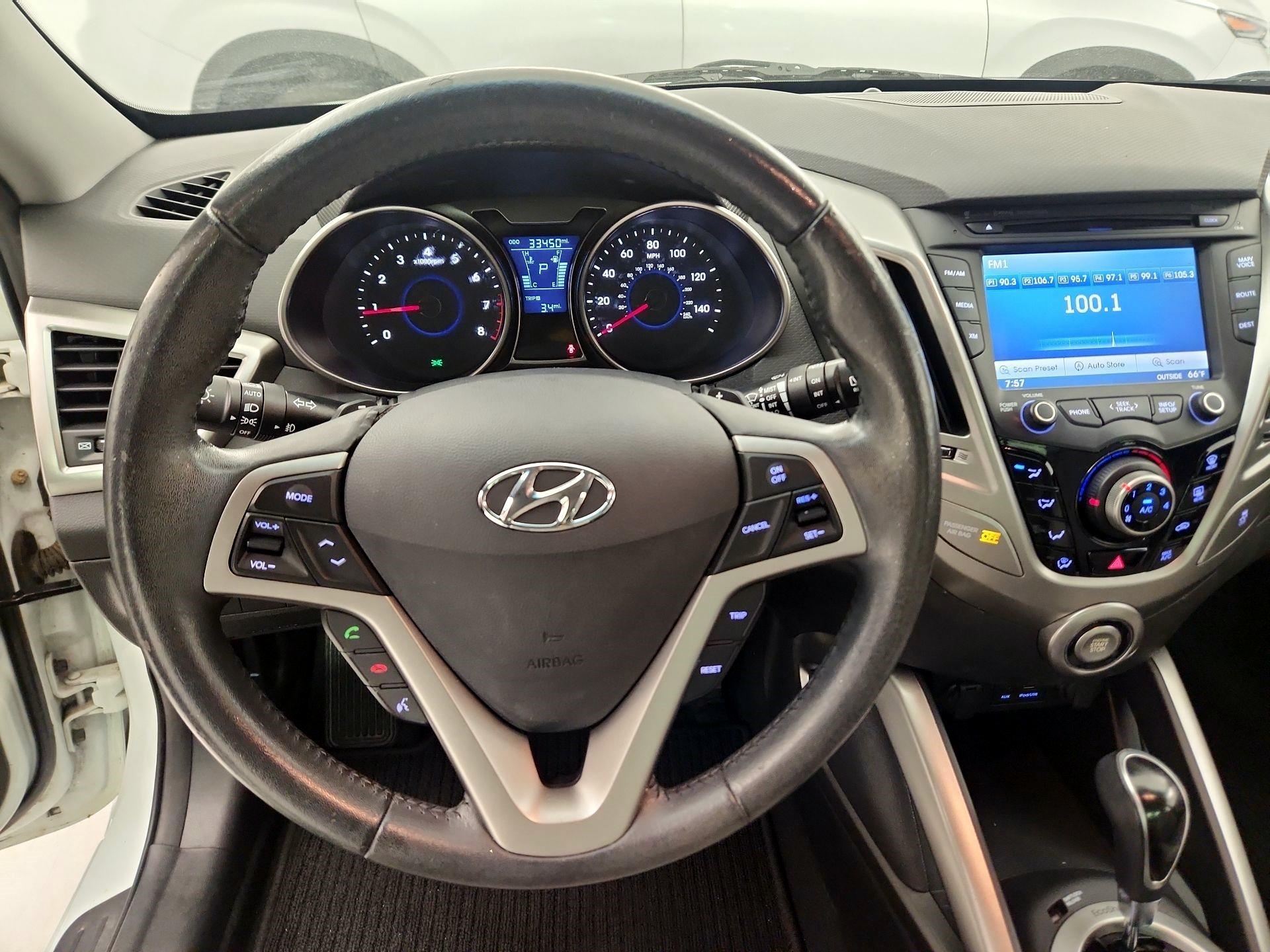 Thumbnail: 2013 Hyundai Veloster - 10