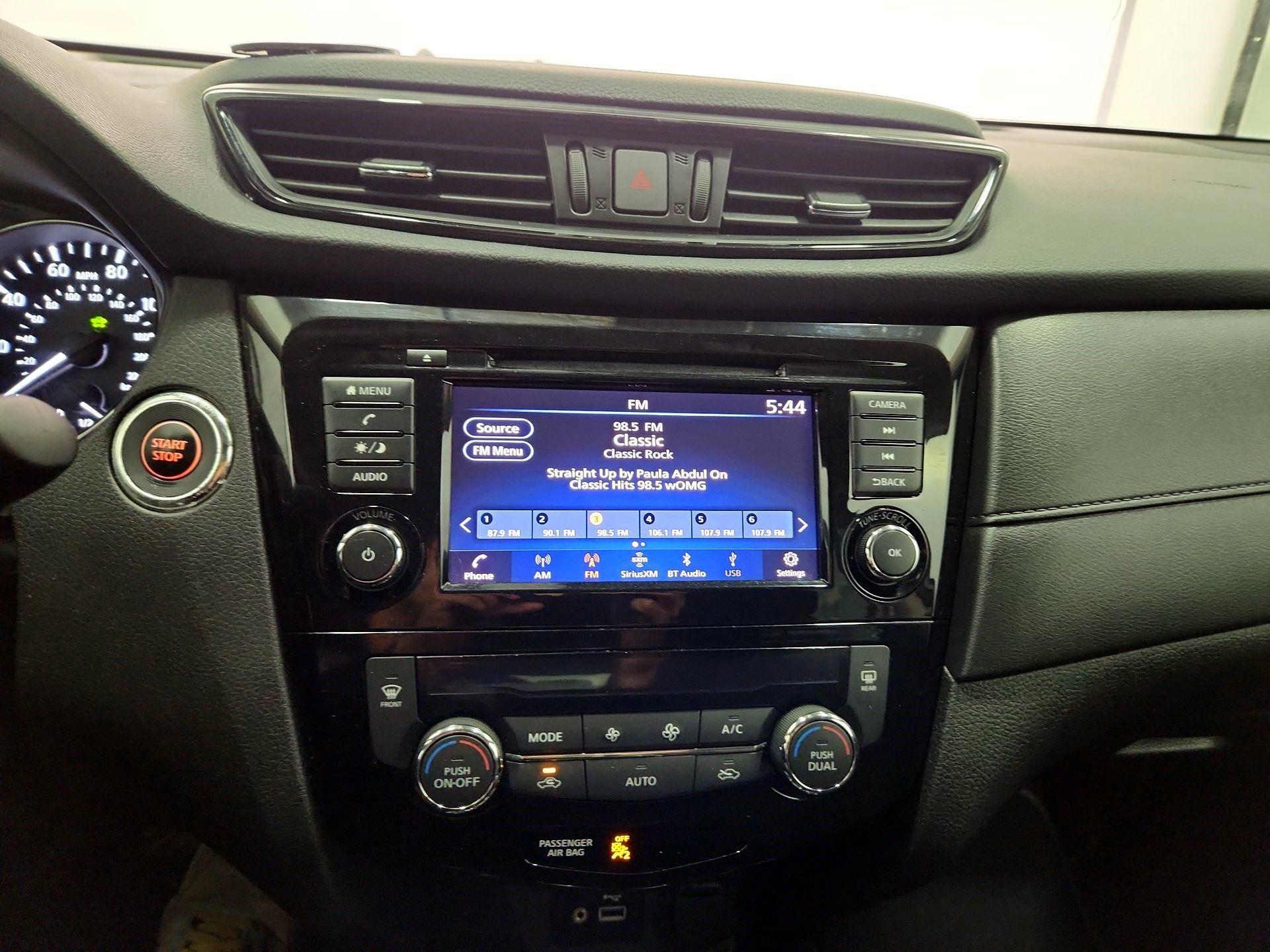 Thumbnail: 2018 Nissan Rogue - 15