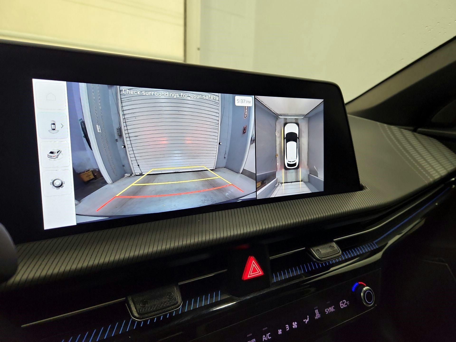 Thumbnail: 2023 Kia EV6 - 15