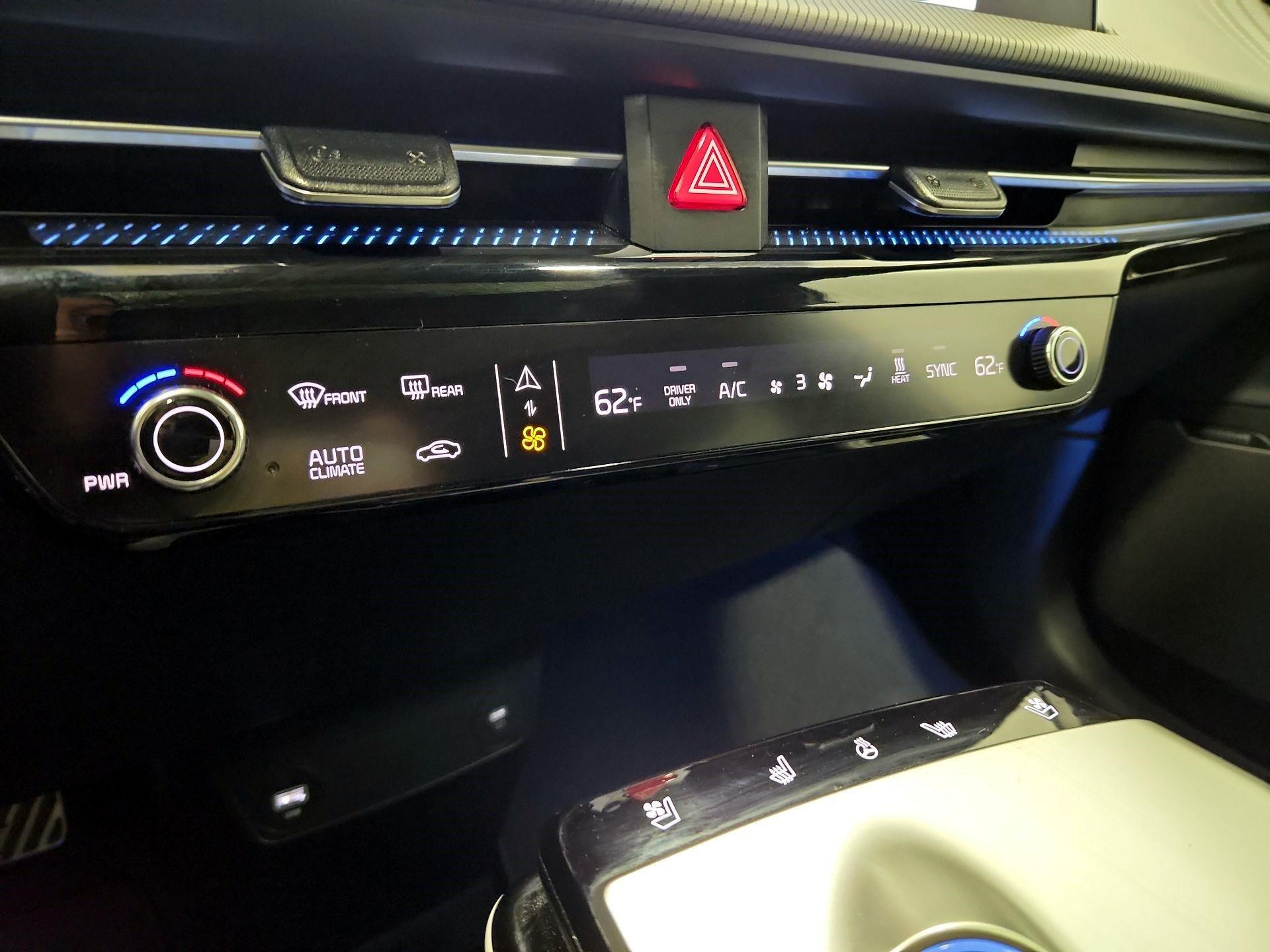 Thumbnail: 2023 Kia EV6 - 17
