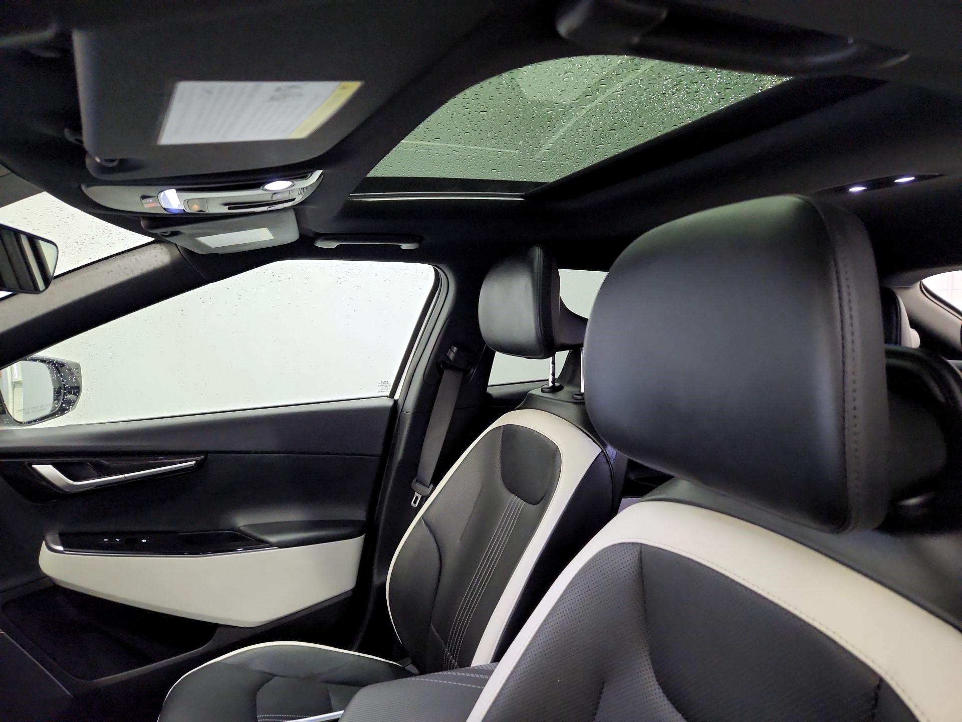 Thumbnail: 2023 Kia EV6 - 20