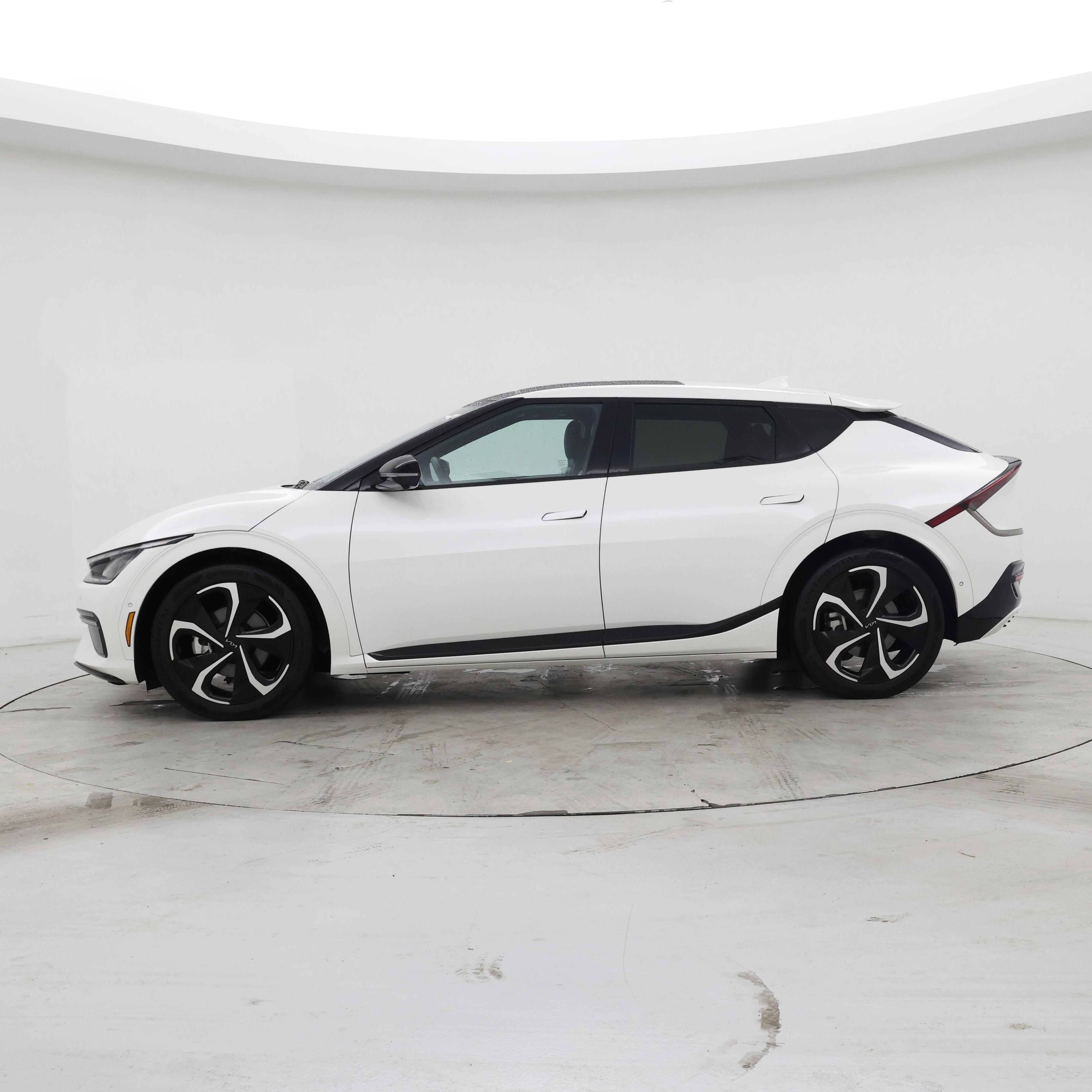 Thumbnail: 2023 Kia EV6 - 3