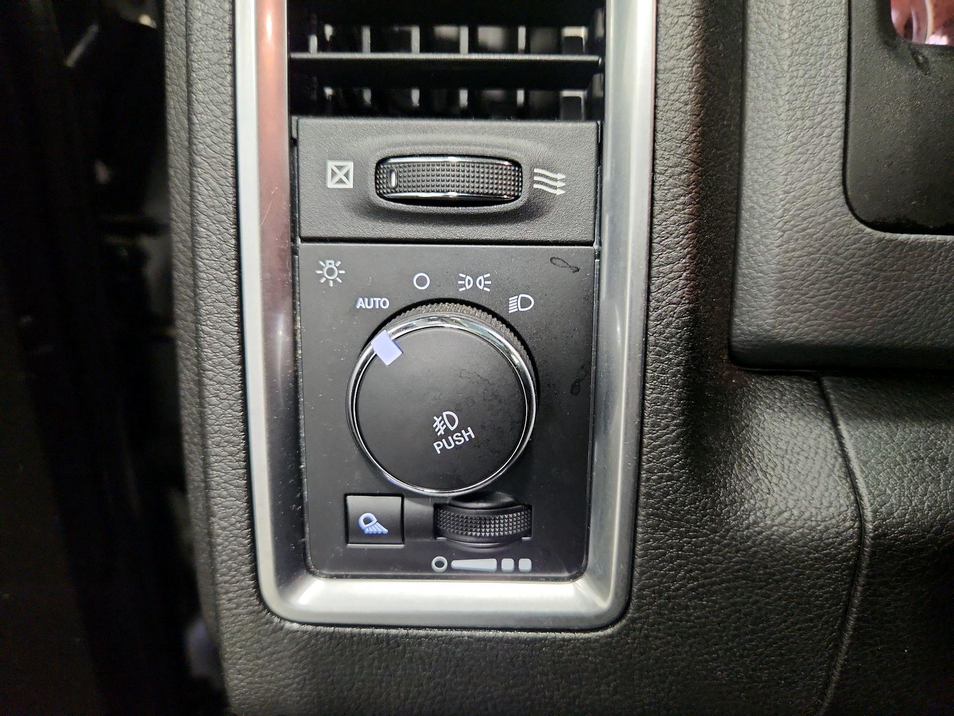 Thumbnail: 2019 RAM 1500 Classic - 13