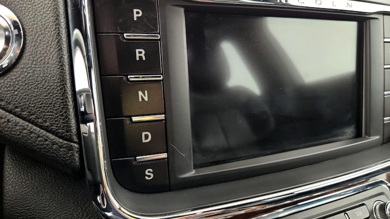 2017 Lincoln Continental Reserve 17