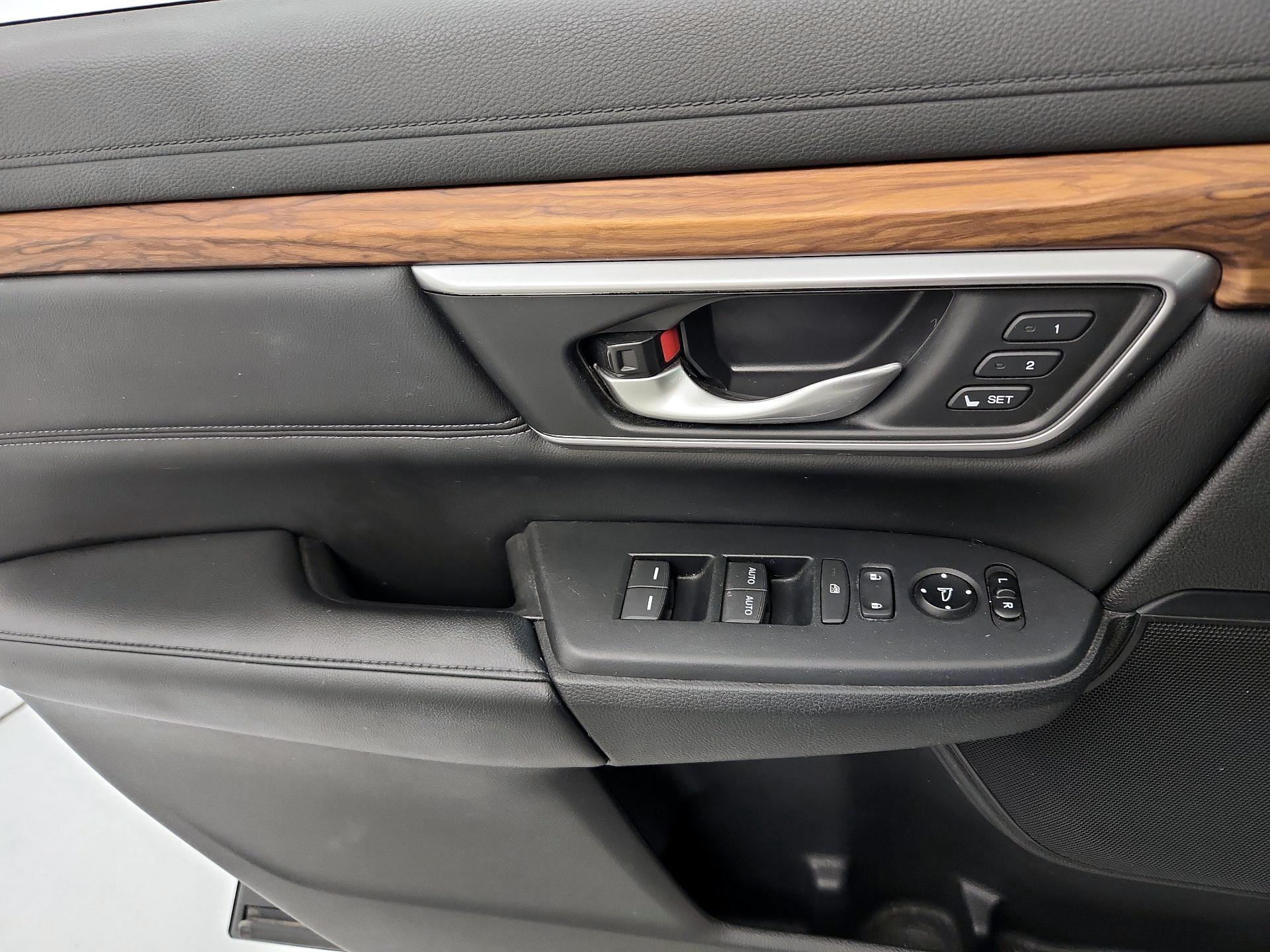 Thumbnail: 2017 Honda CR-V - 12