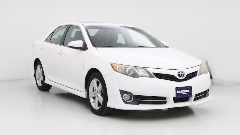 2014 Toyota Camry SE Hero Image