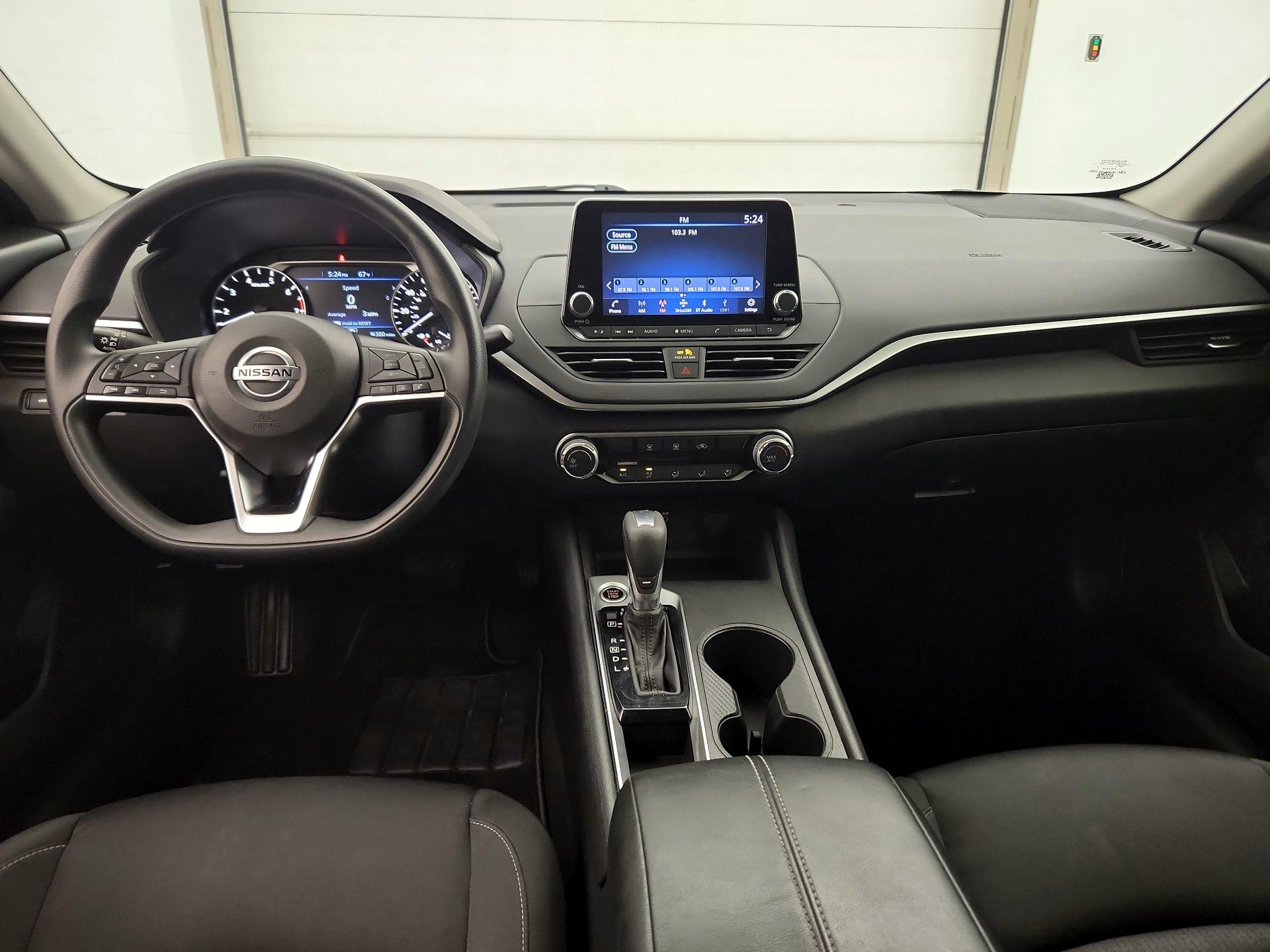 Thumbnail: 2020 Nissan Altima - 9