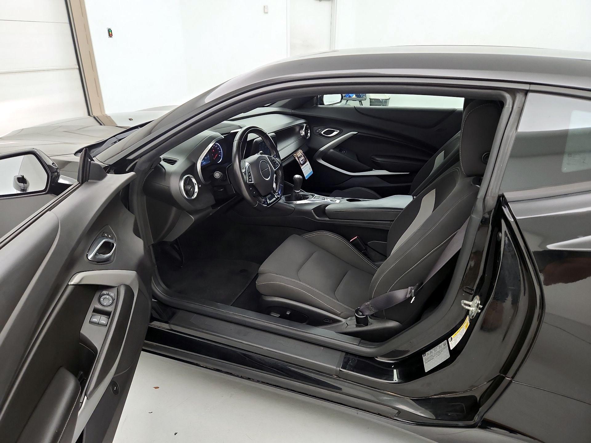 Thumbnail: 2016 Chevrolet Camaro - 11