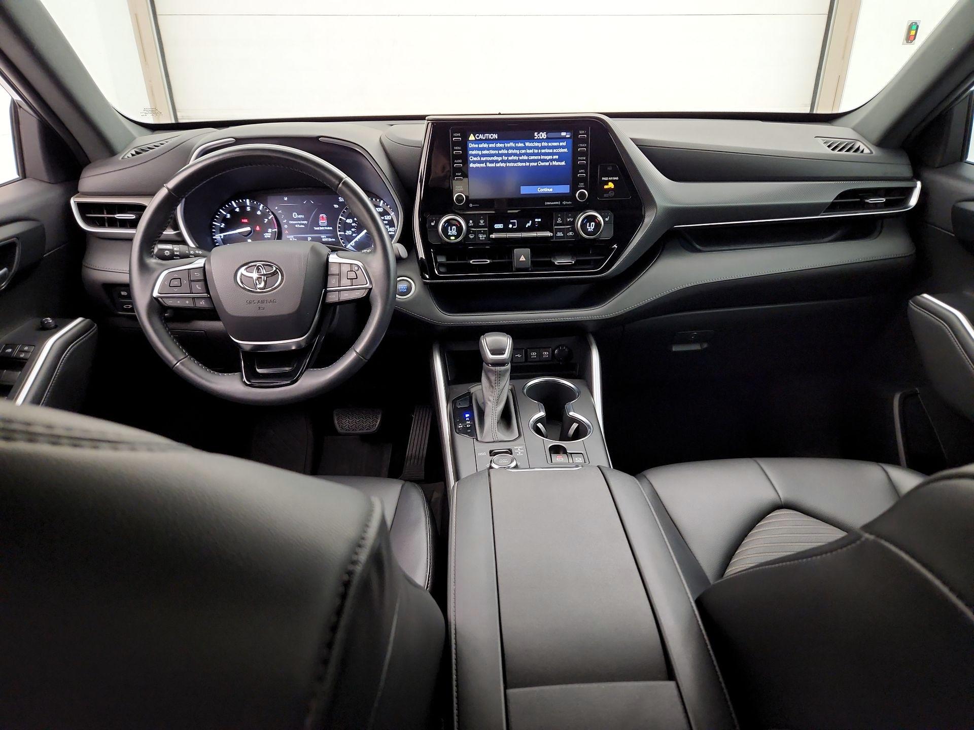 Thumbnail: 2021 Toyota Highlander - 9