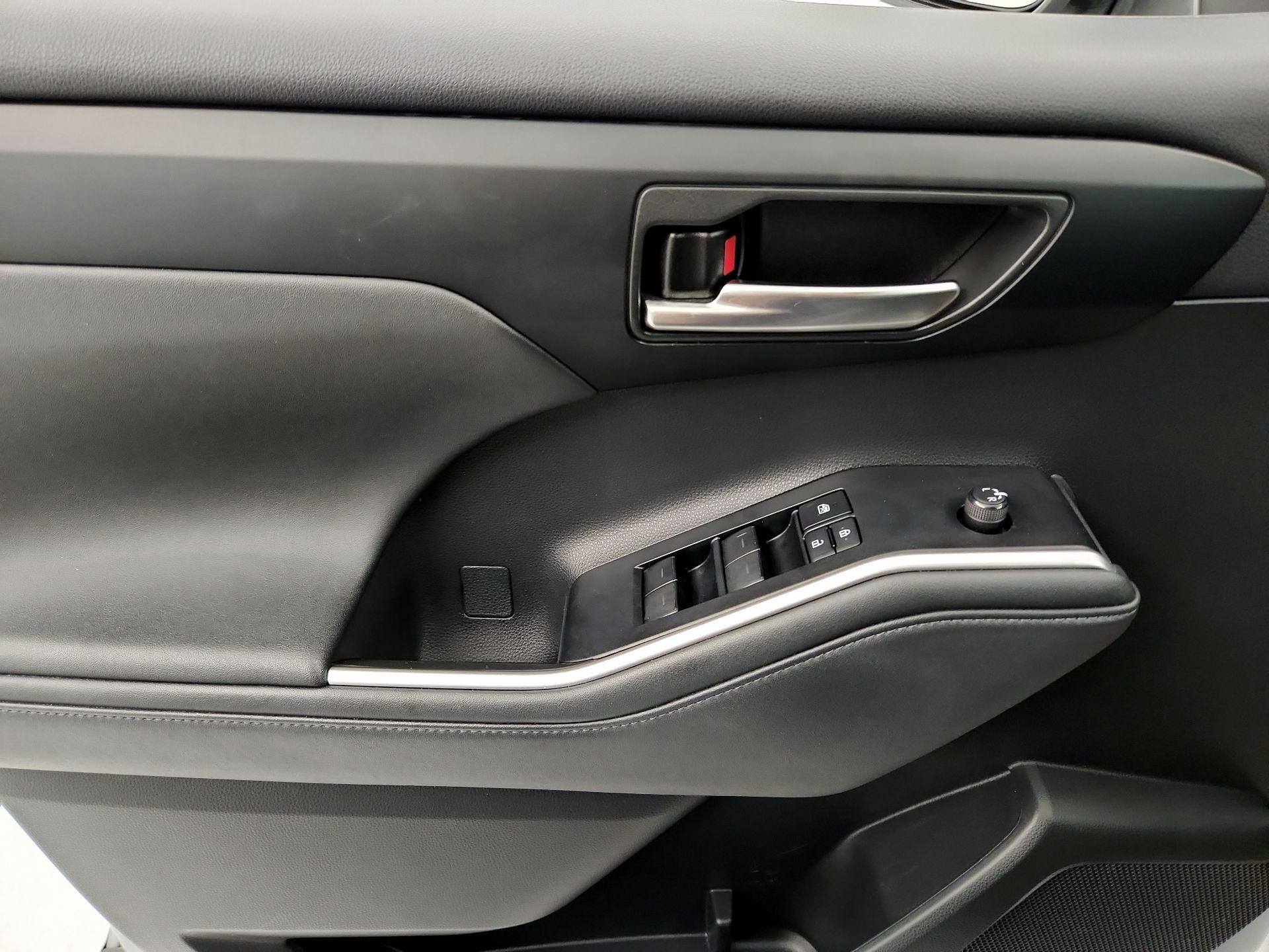 Thumbnail: 2021 Toyota Highlander - 12
