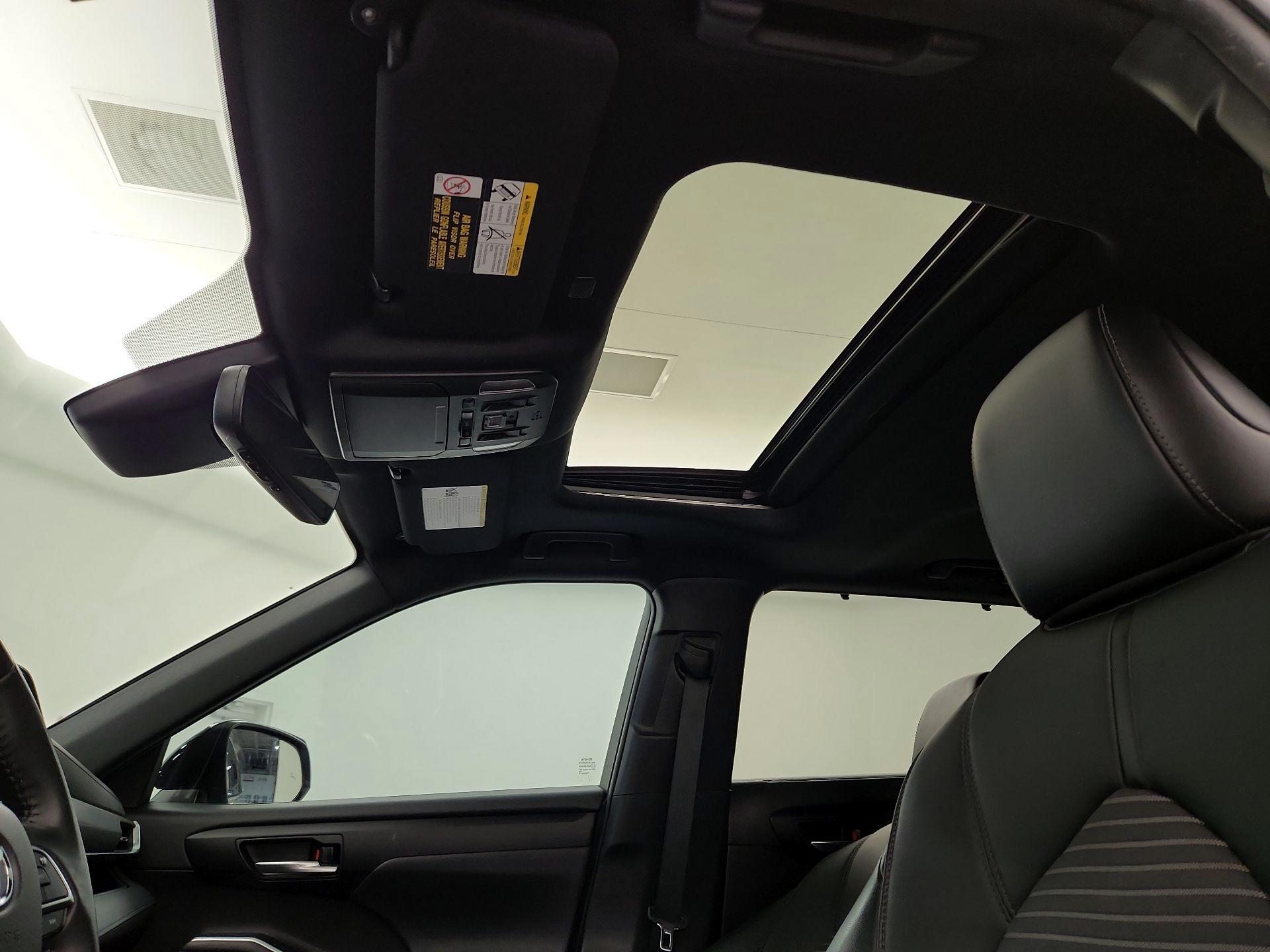 Thumbnail: 2021 Toyota Highlander - 18