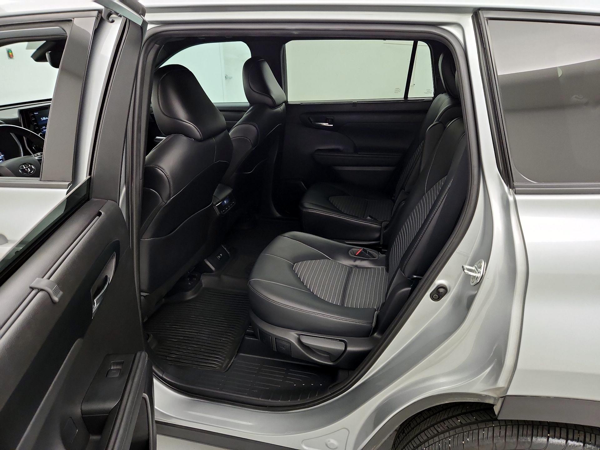 Thumbnail: 2021 Toyota Highlander - 19