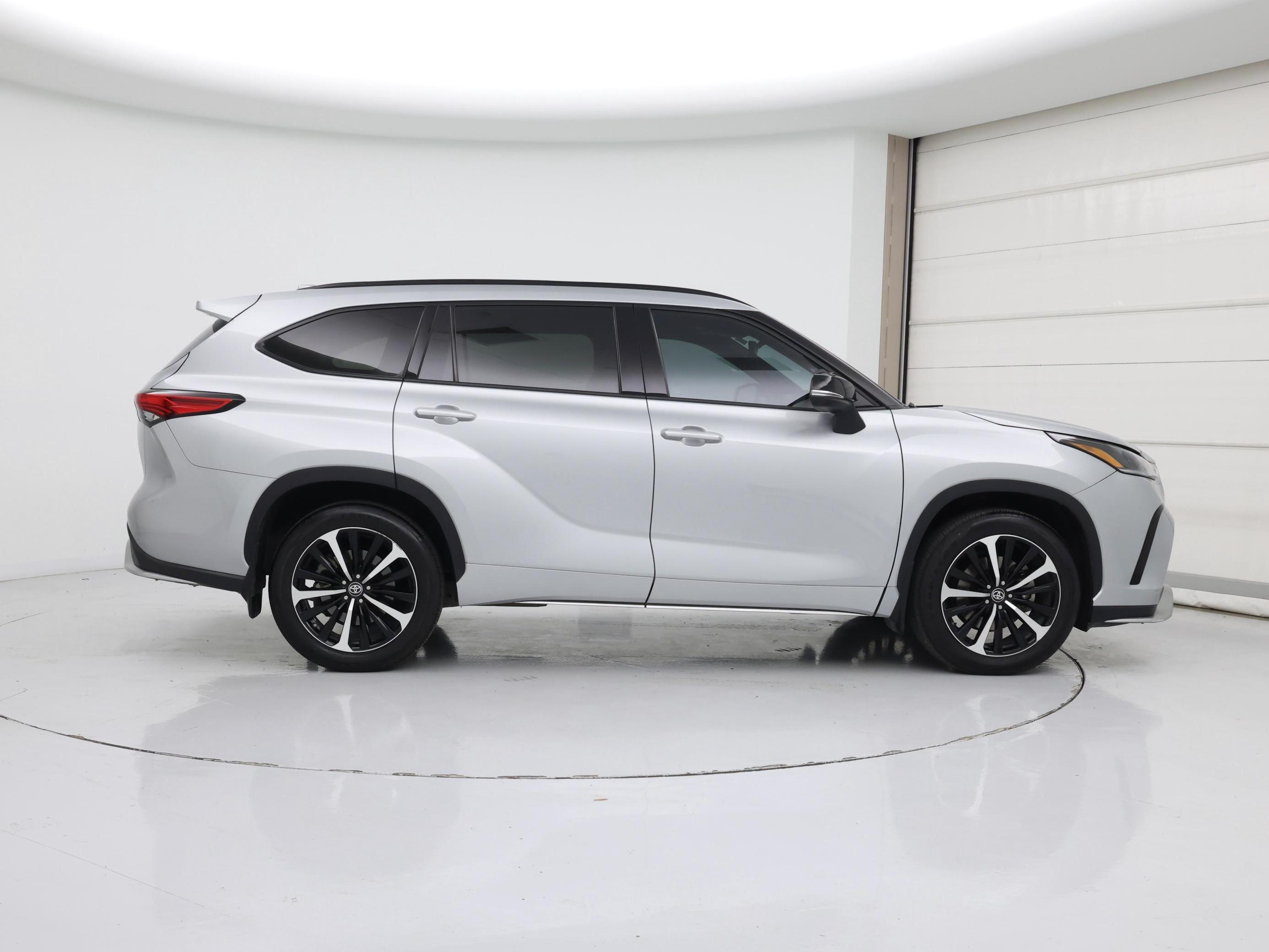 Thumbnail: 2021 Toyota Highlander - 7