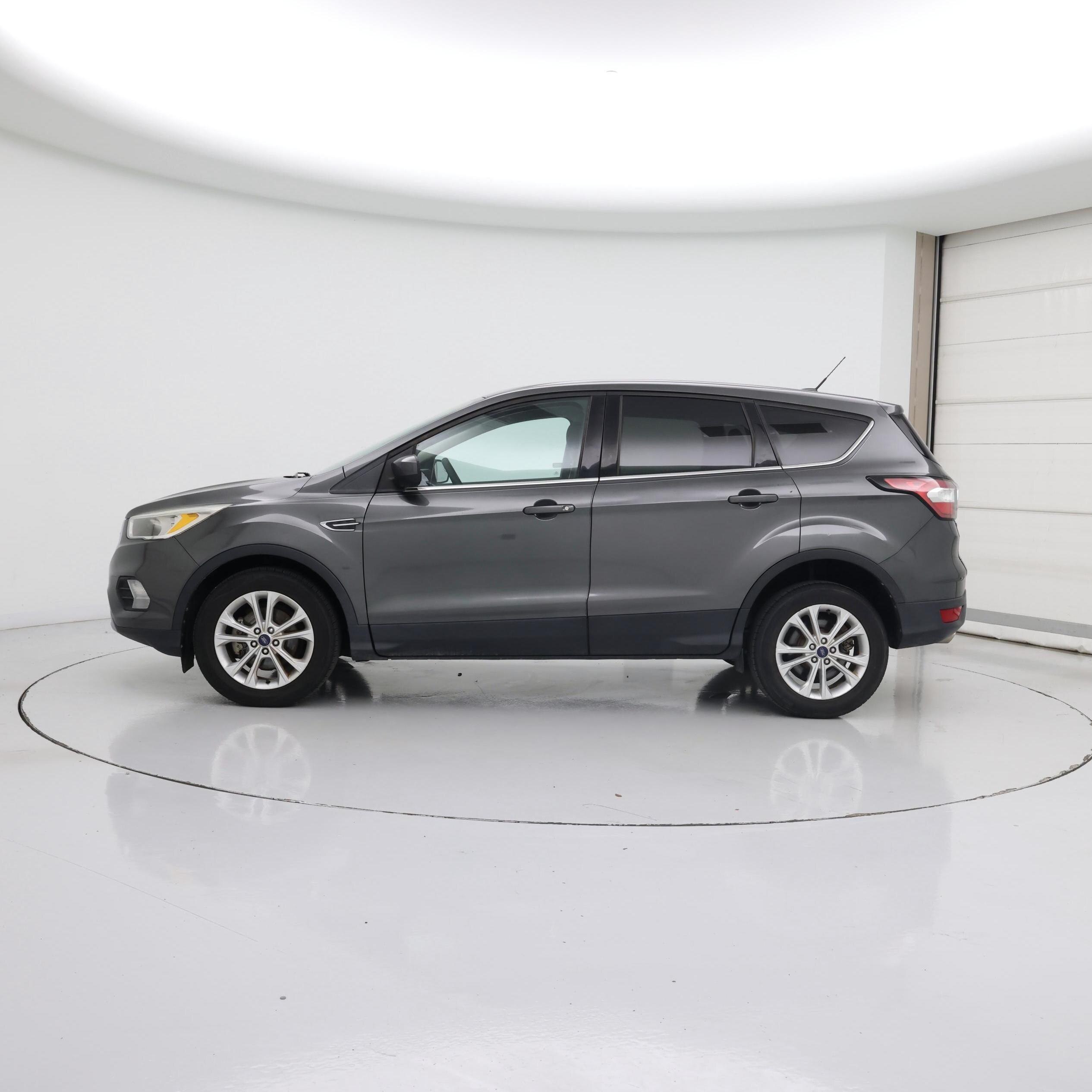 Thumbnail: 2017 Ford Escape - 3
