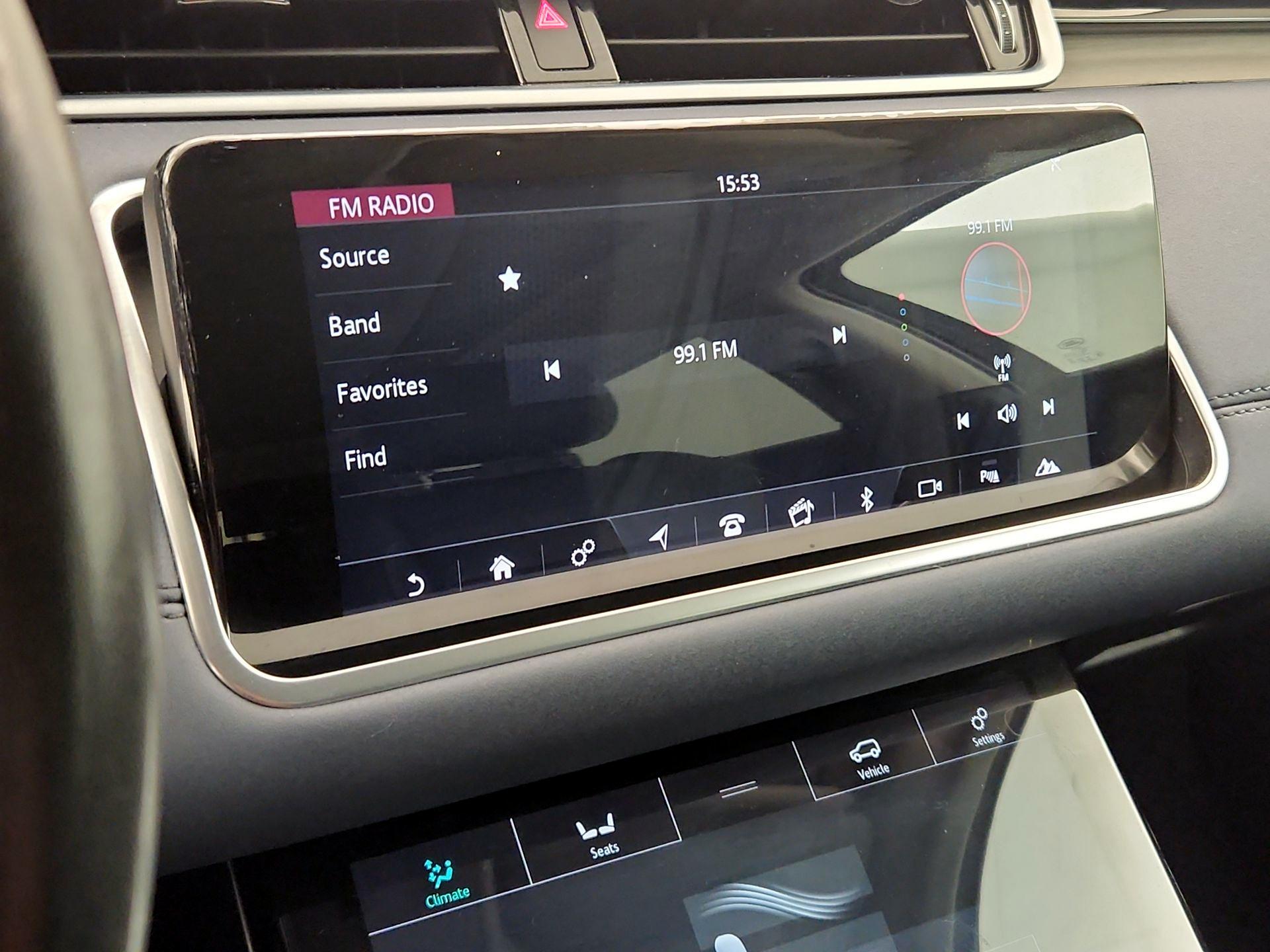 Thumbnail: 2020 Land Rover Range Rover Evoque - 16