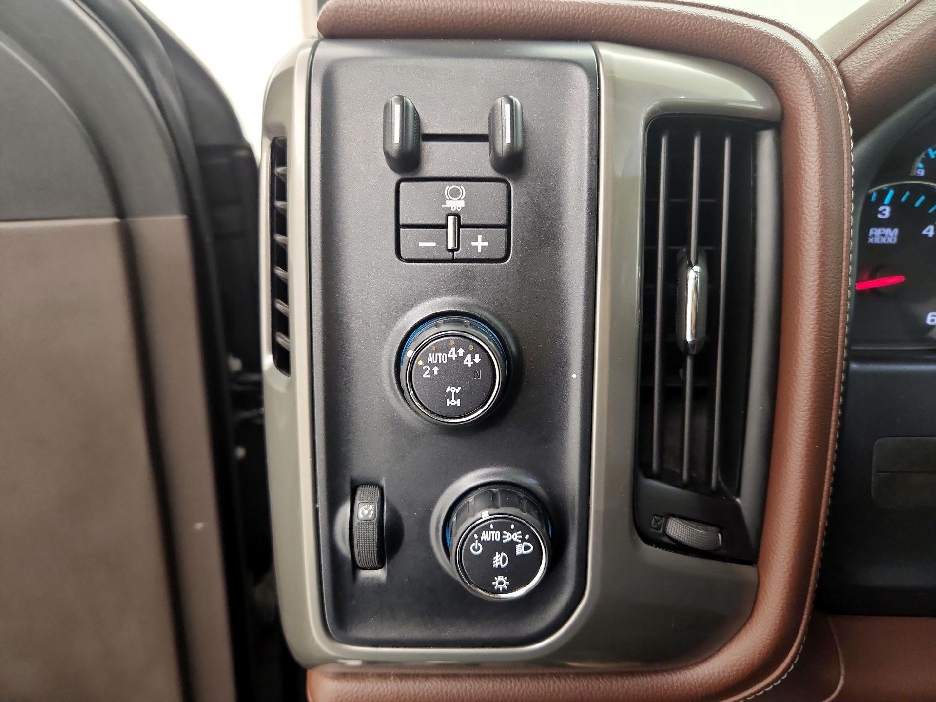 Thumbnail: 2018 Chevrolet Silverado 1500 - 13