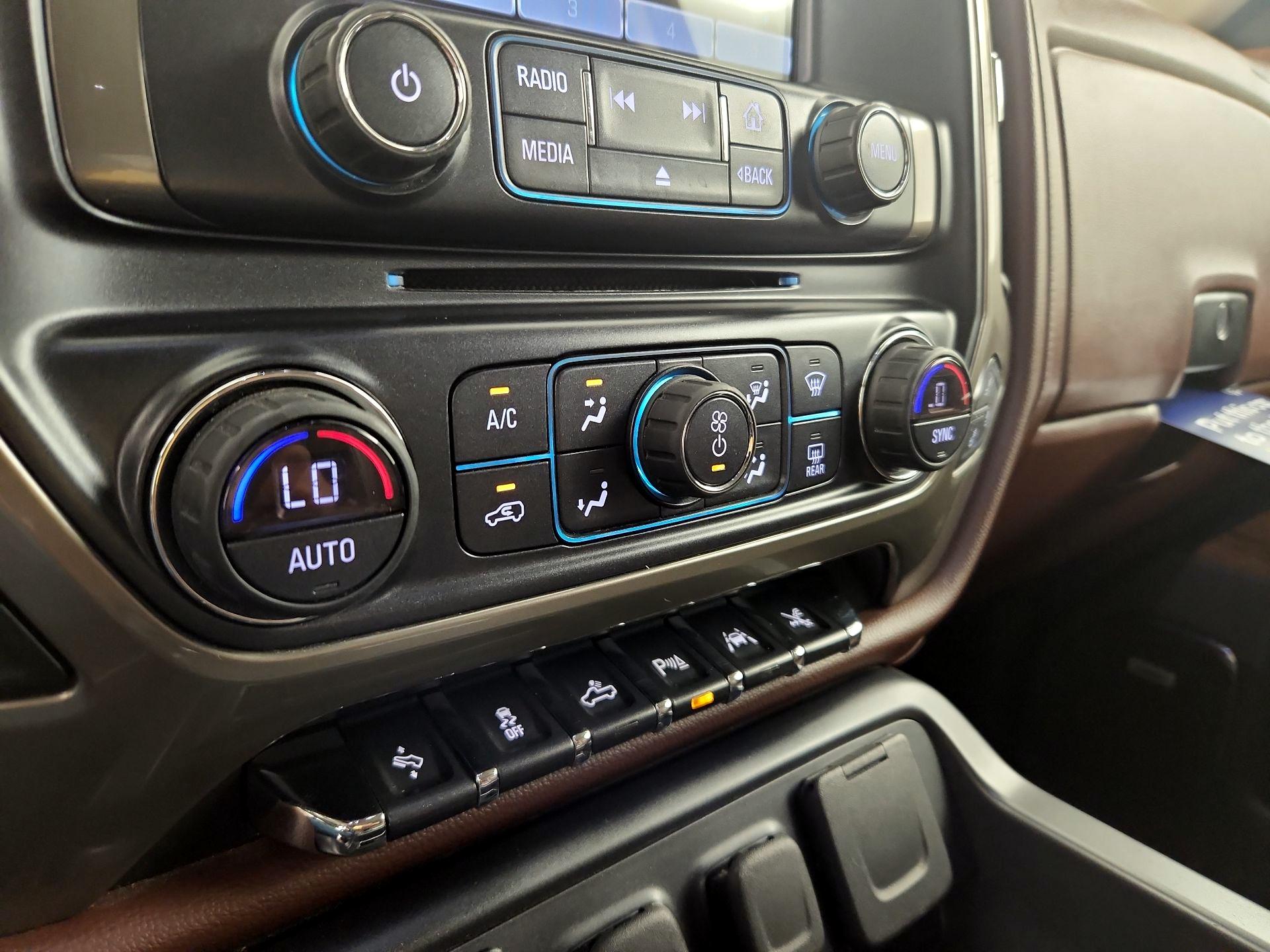 Thumbnail: 2018 Chevrolet Silverado 1500 - 17