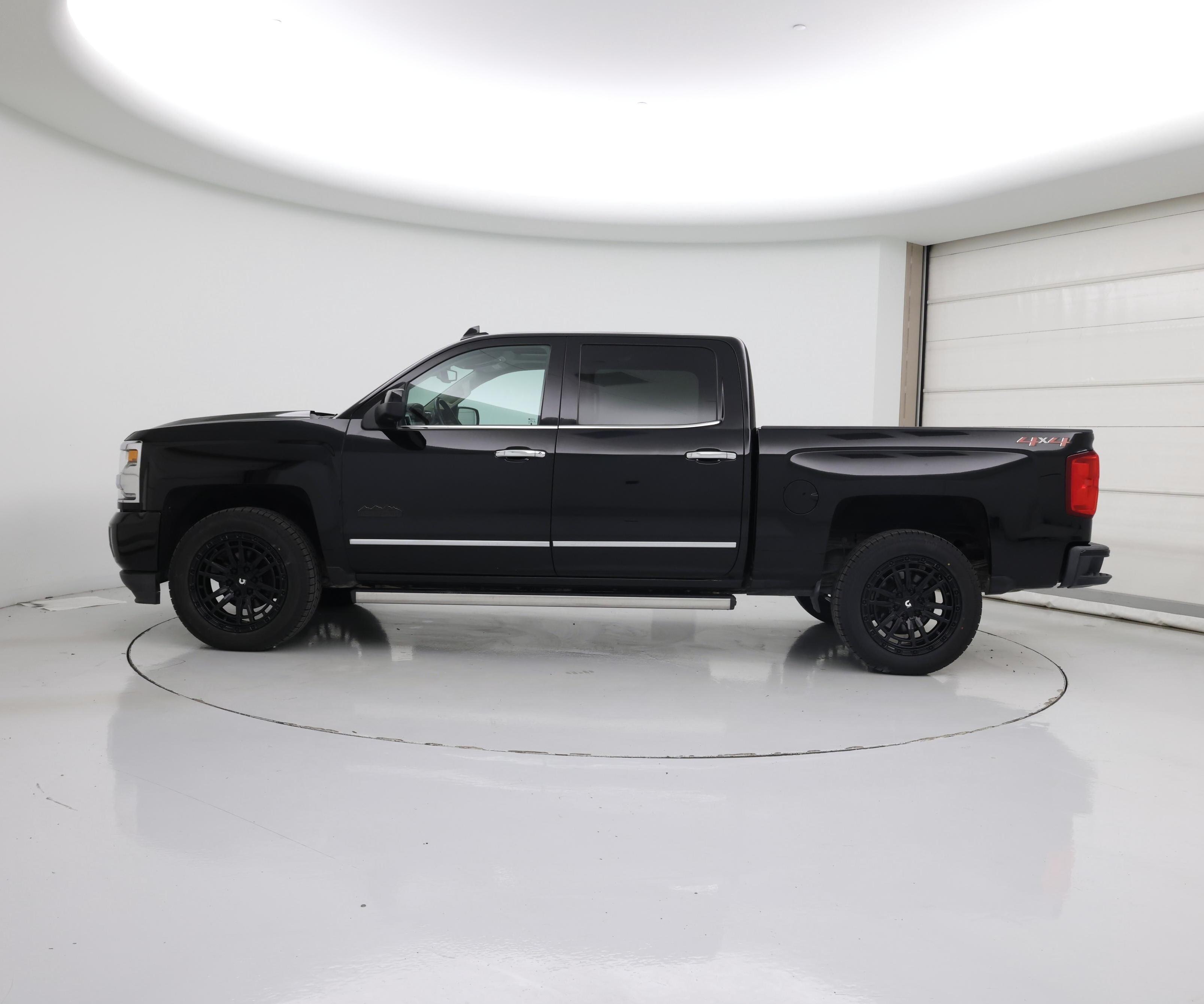 Thumbnail: 2018 Chevrolet Silverado 1500 - 3