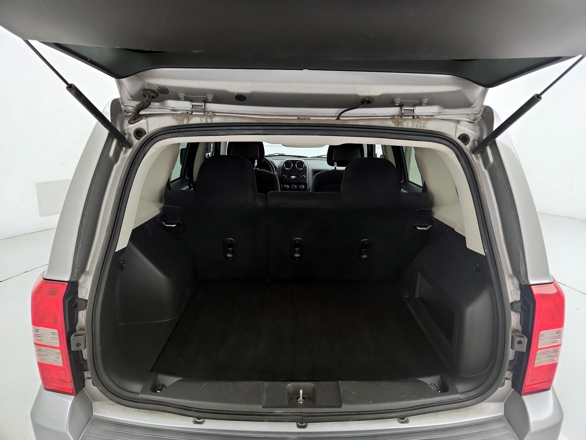 Thumbnail: 2014 Jeep Patriot - 17