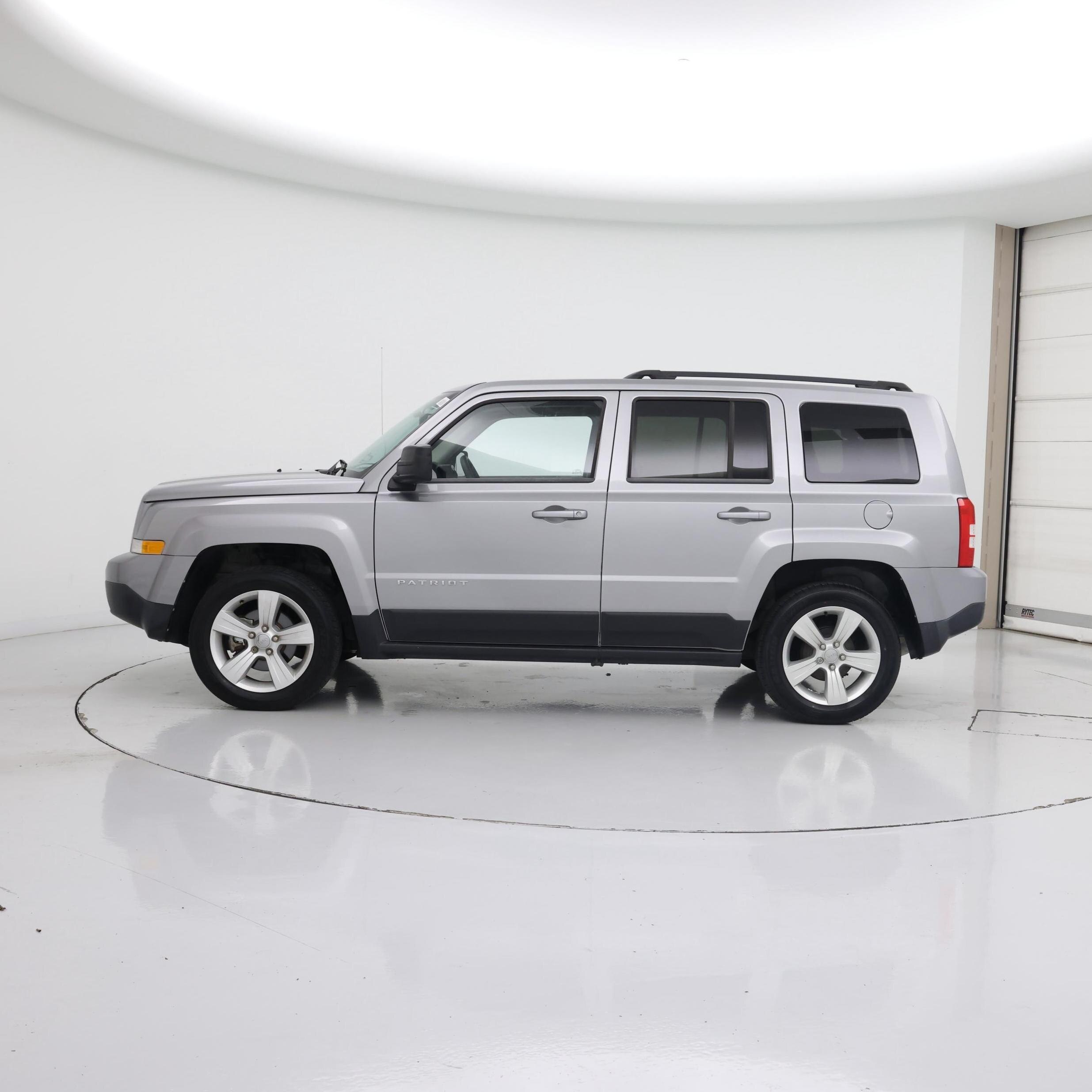 Thumbnail: 2014 Jeep Patriot - 3