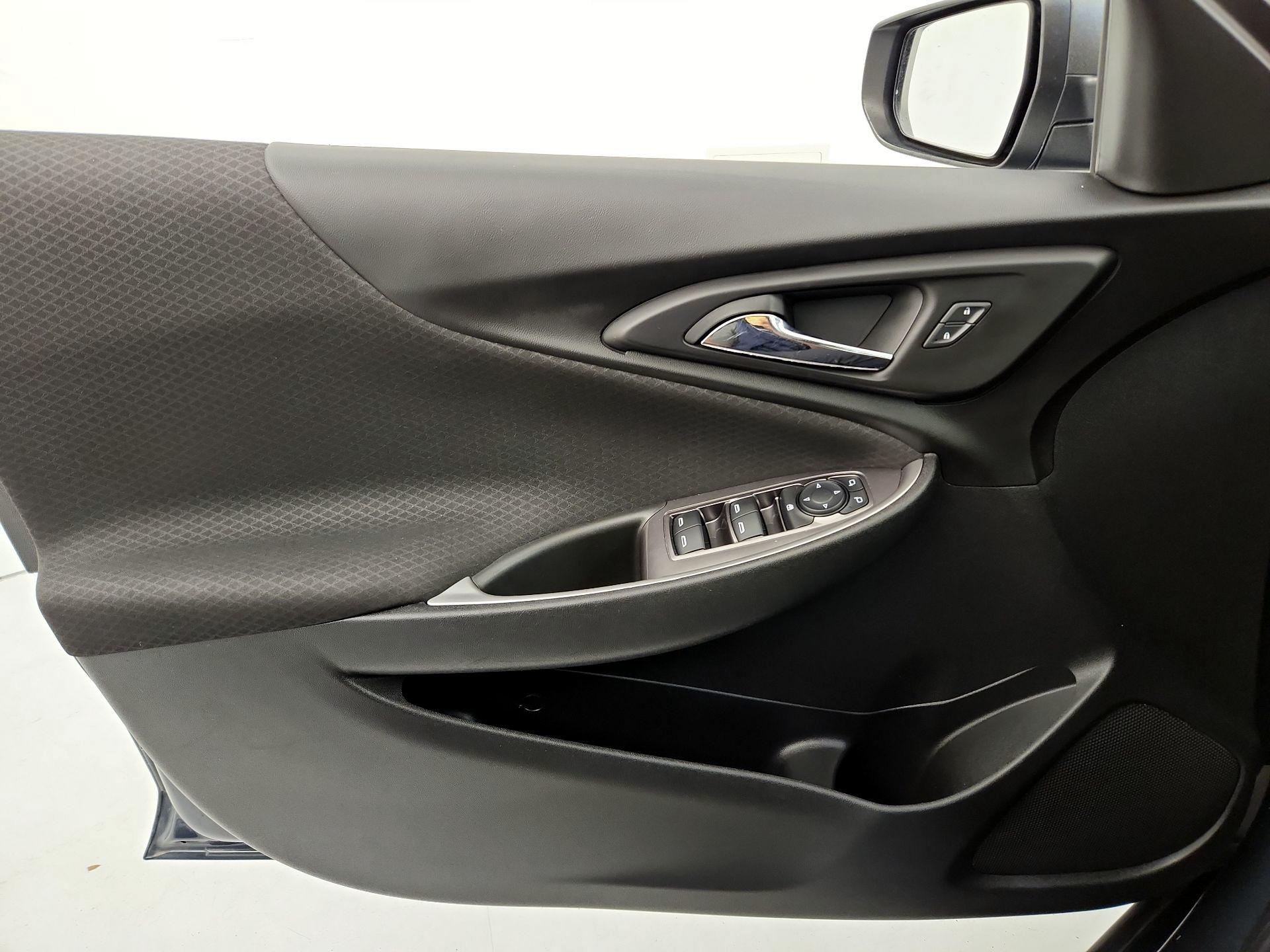 Thumbnail: 2020 Chevrolet Malibu - 12