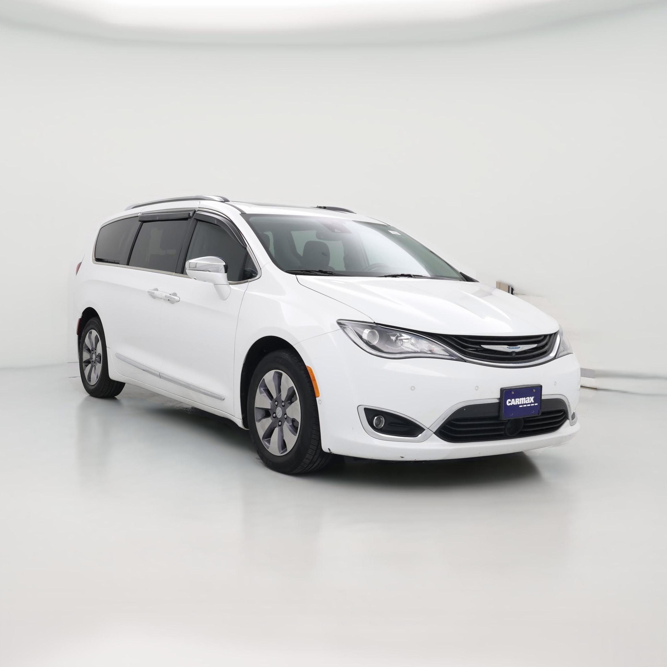 Thumbnail: 2019 Chrysler Pacifica - 1