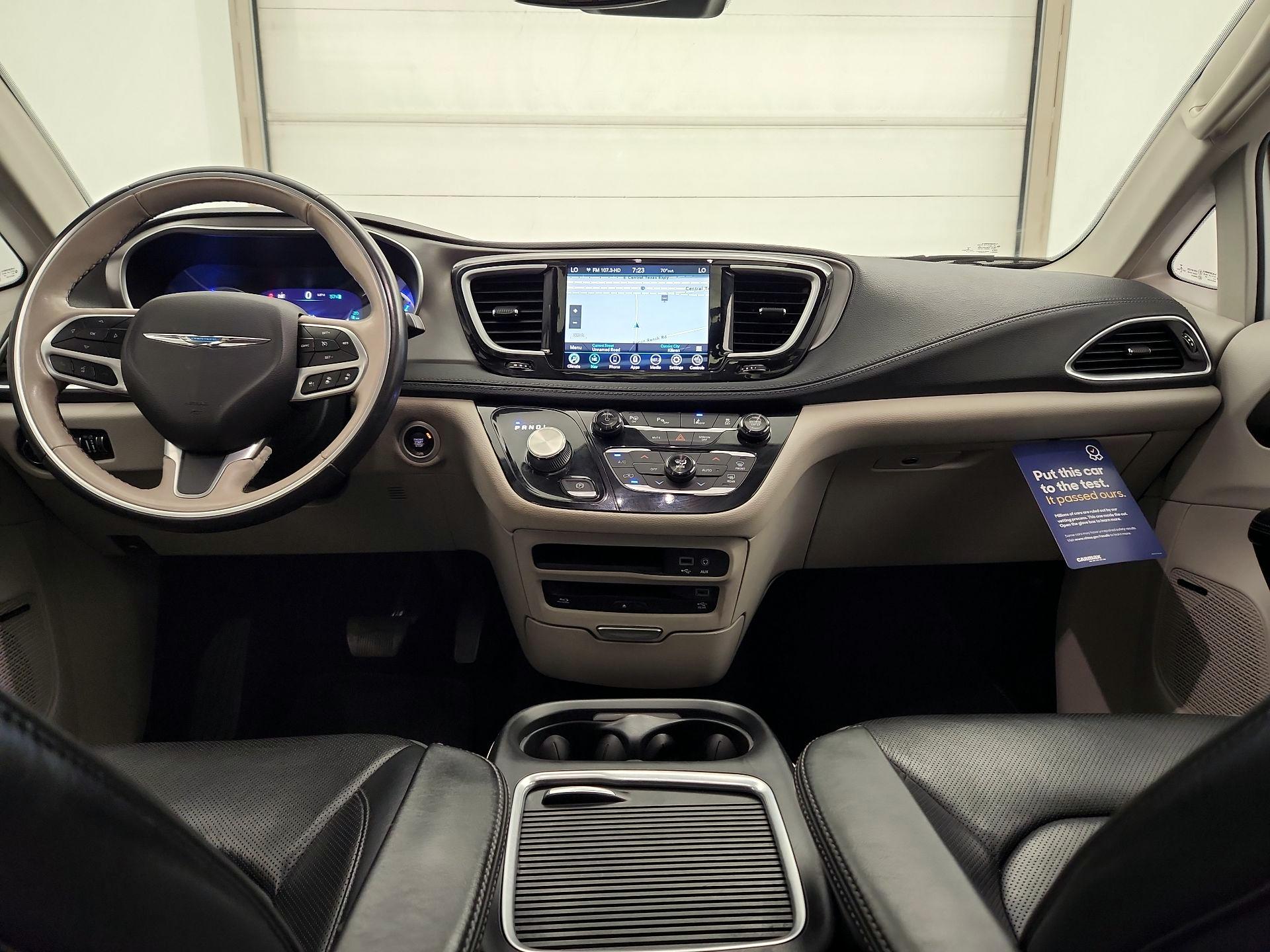 Thumbnail: 2019 Chrysler Pacifica - 9