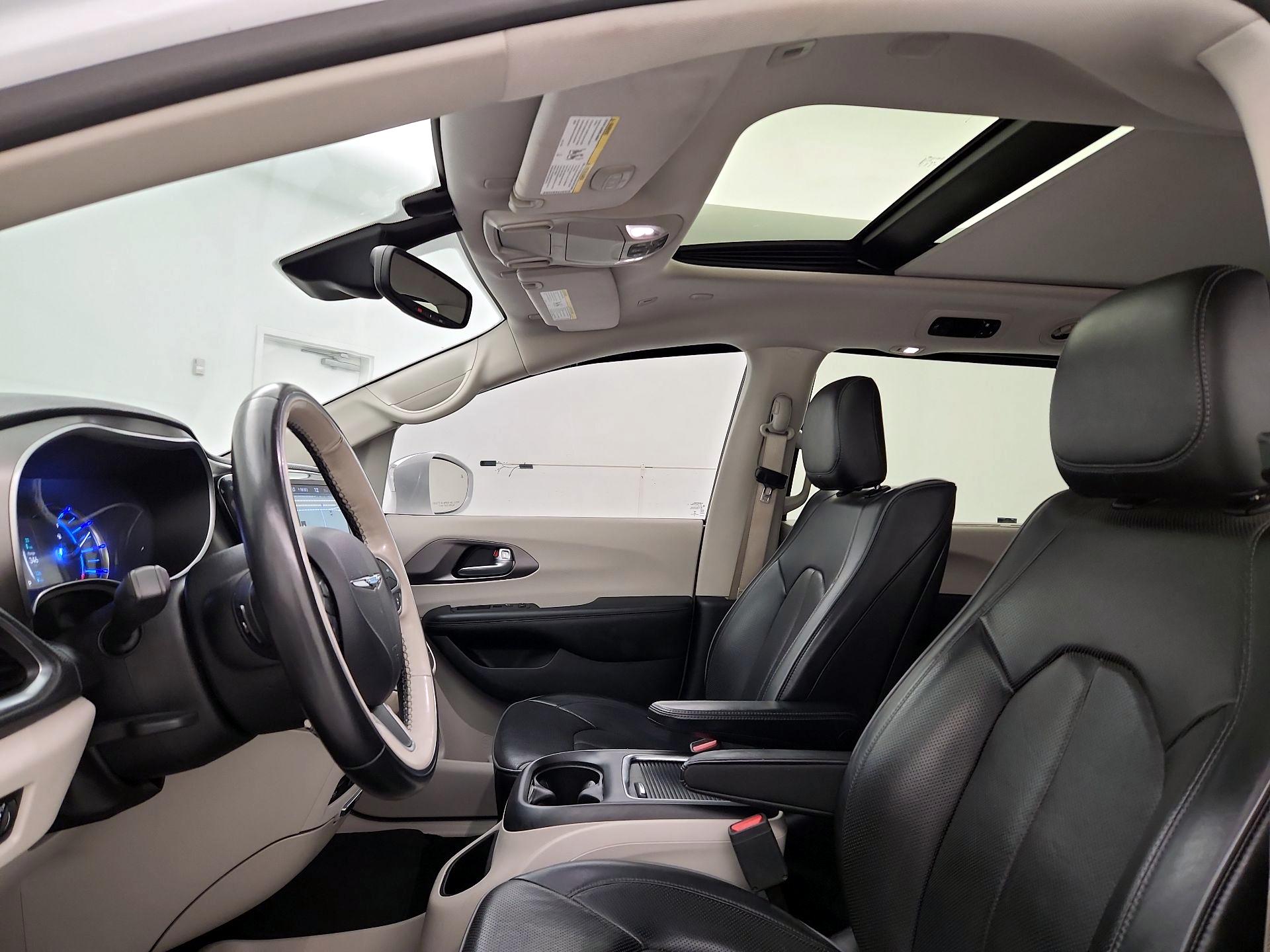 Thumbnail: 2019 Chrysler Pacifica - 20