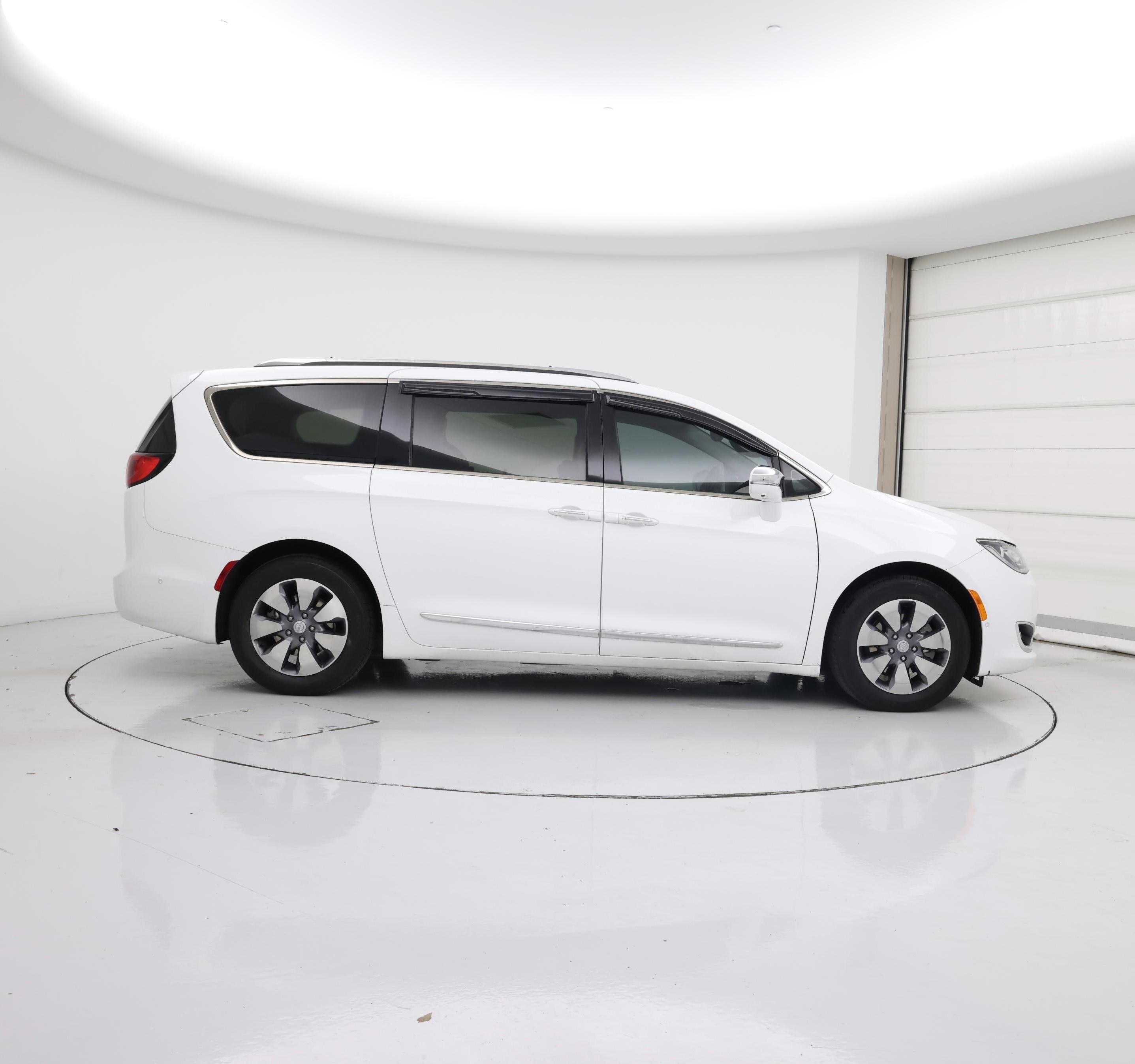 Thumbnail: 2019 Chrysler Pacifica - 7