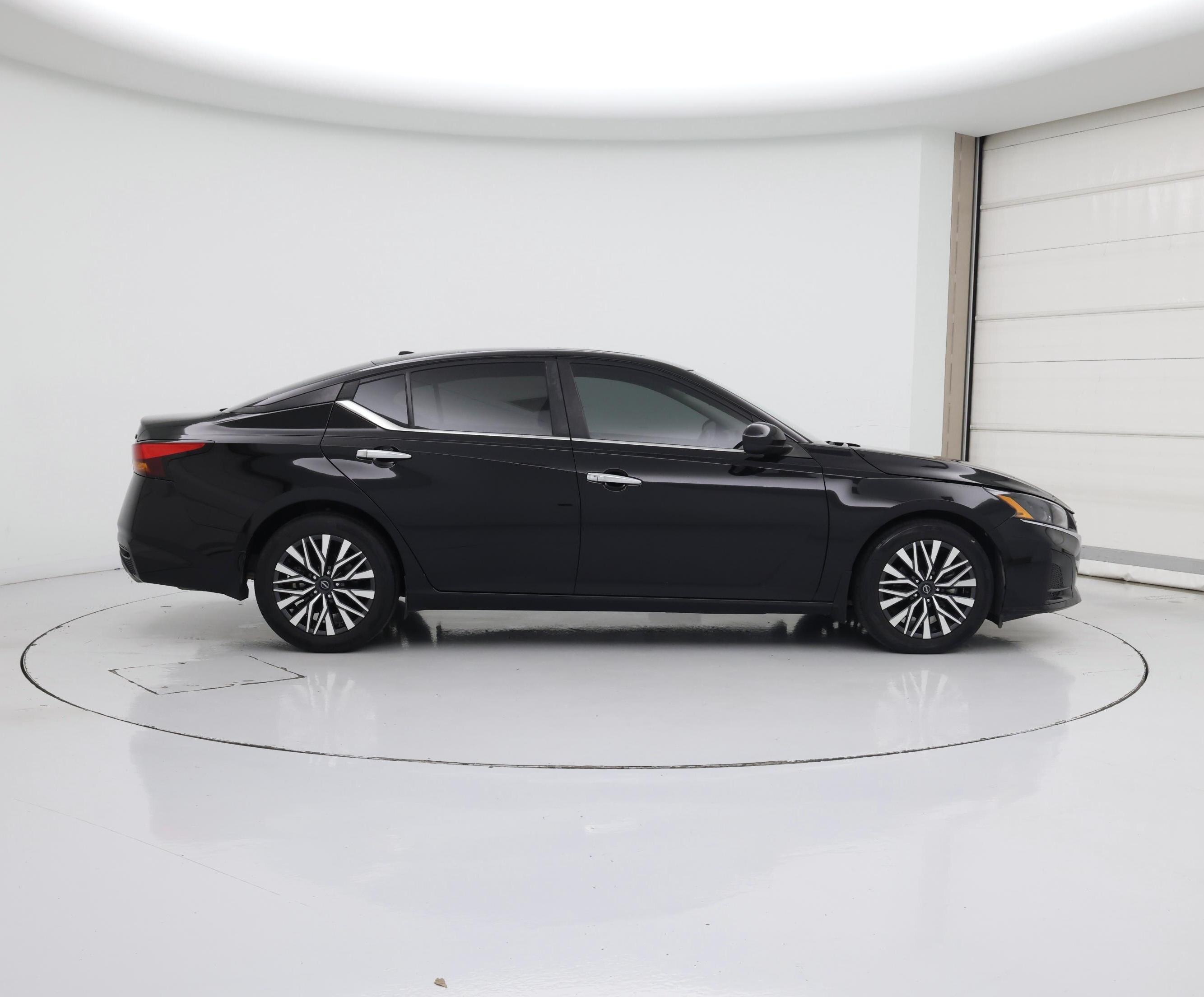 Thumbnail: 2023 Nissan Altima - 7