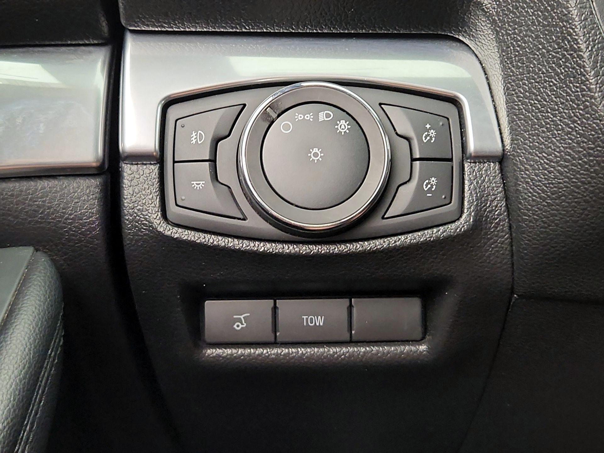 Thumbnail: 2019 Ford Explorer - 13