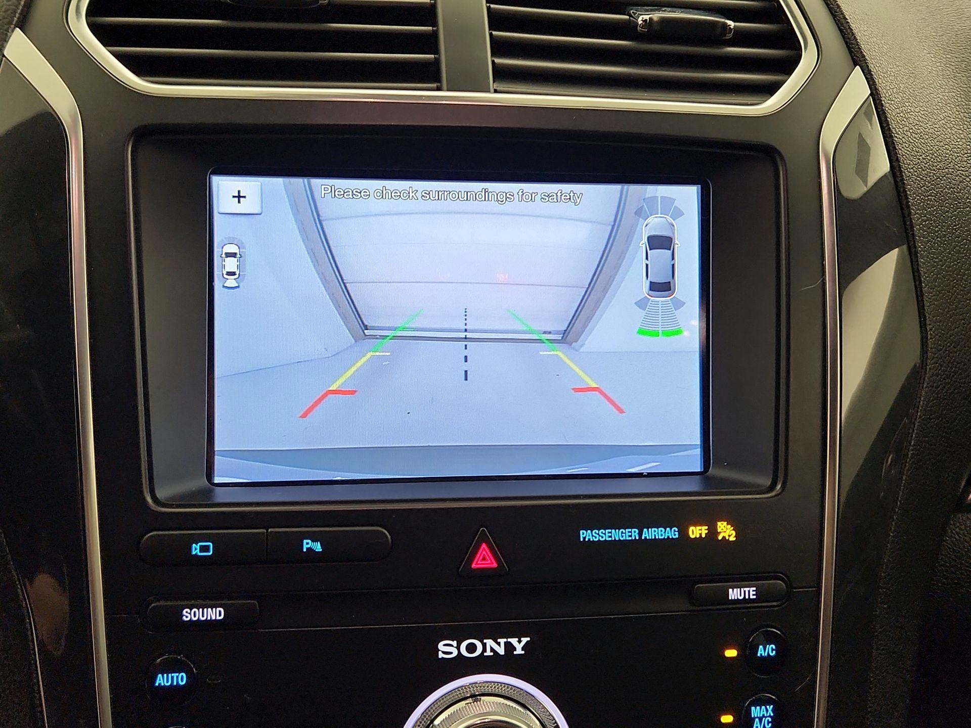 Thumbnail: 2019 Ford Explorer - 15