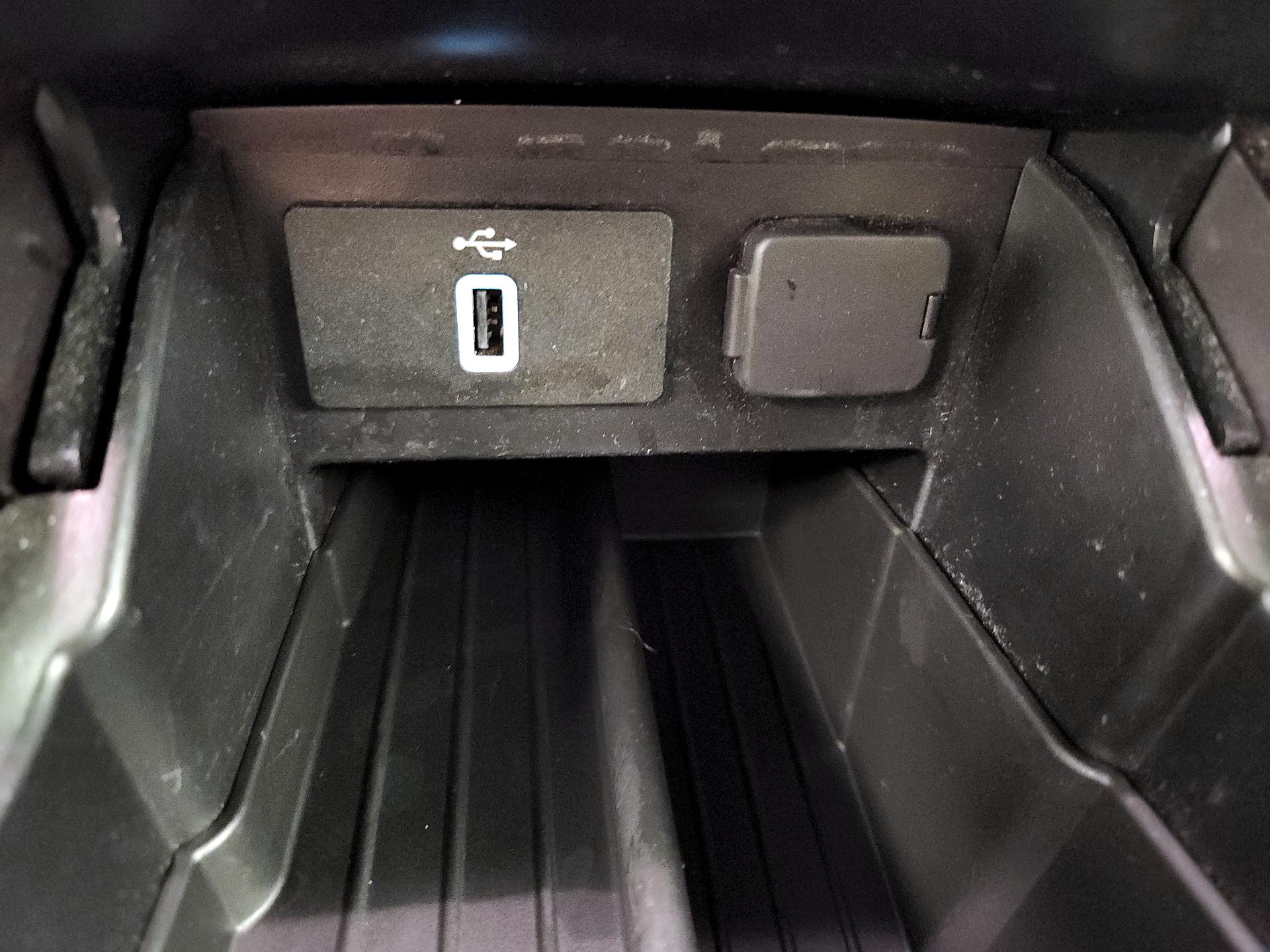 Thumbnail: 2019 Ford Explorer - 19