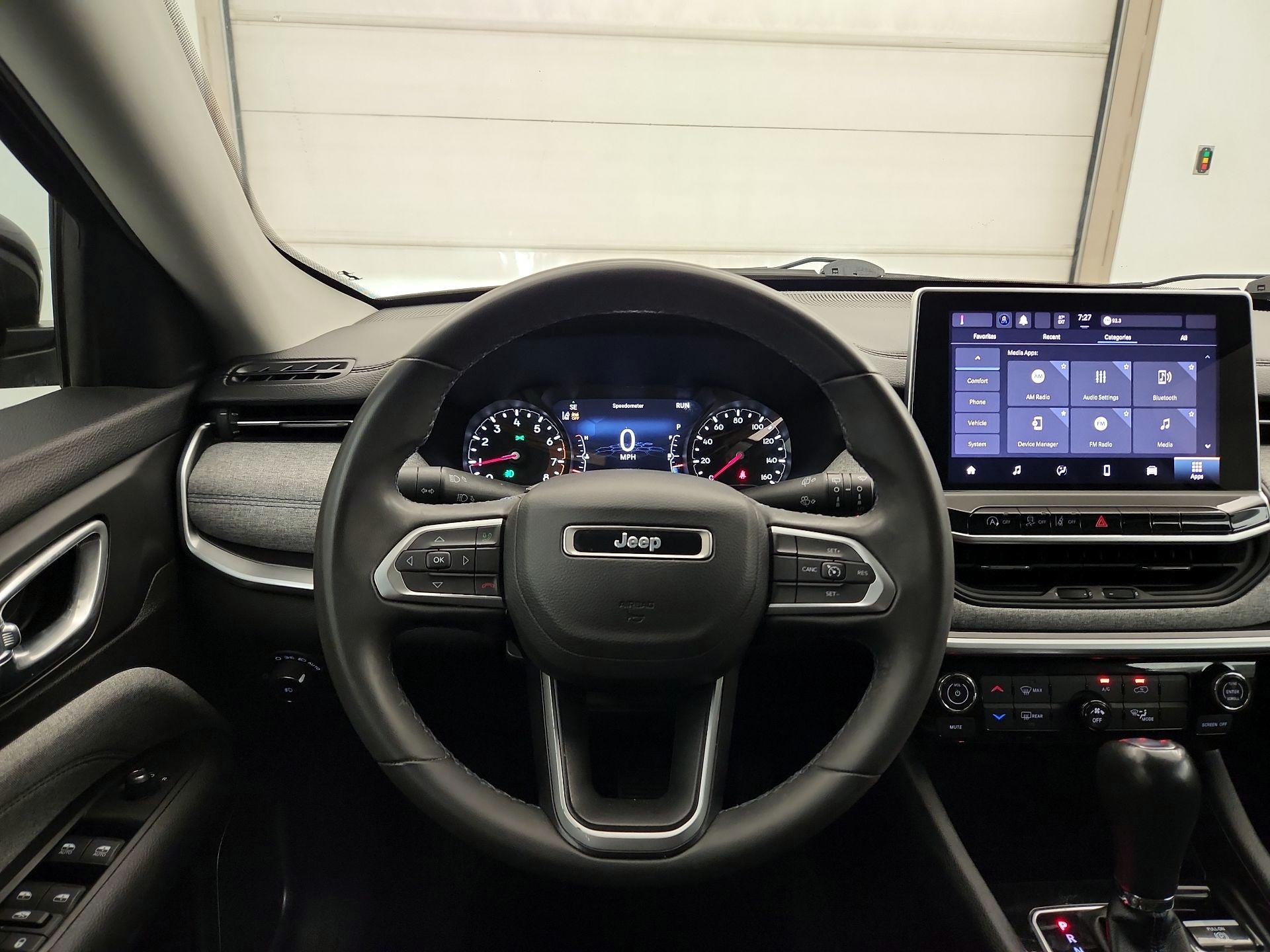 Thumbnail: 2022 Jeep Compass - 10