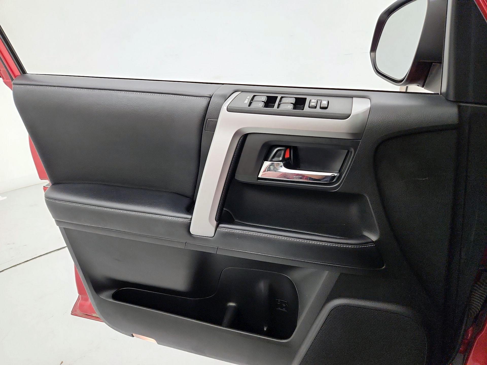 Thumbnail: 2021 Toyota 4Runner - 12