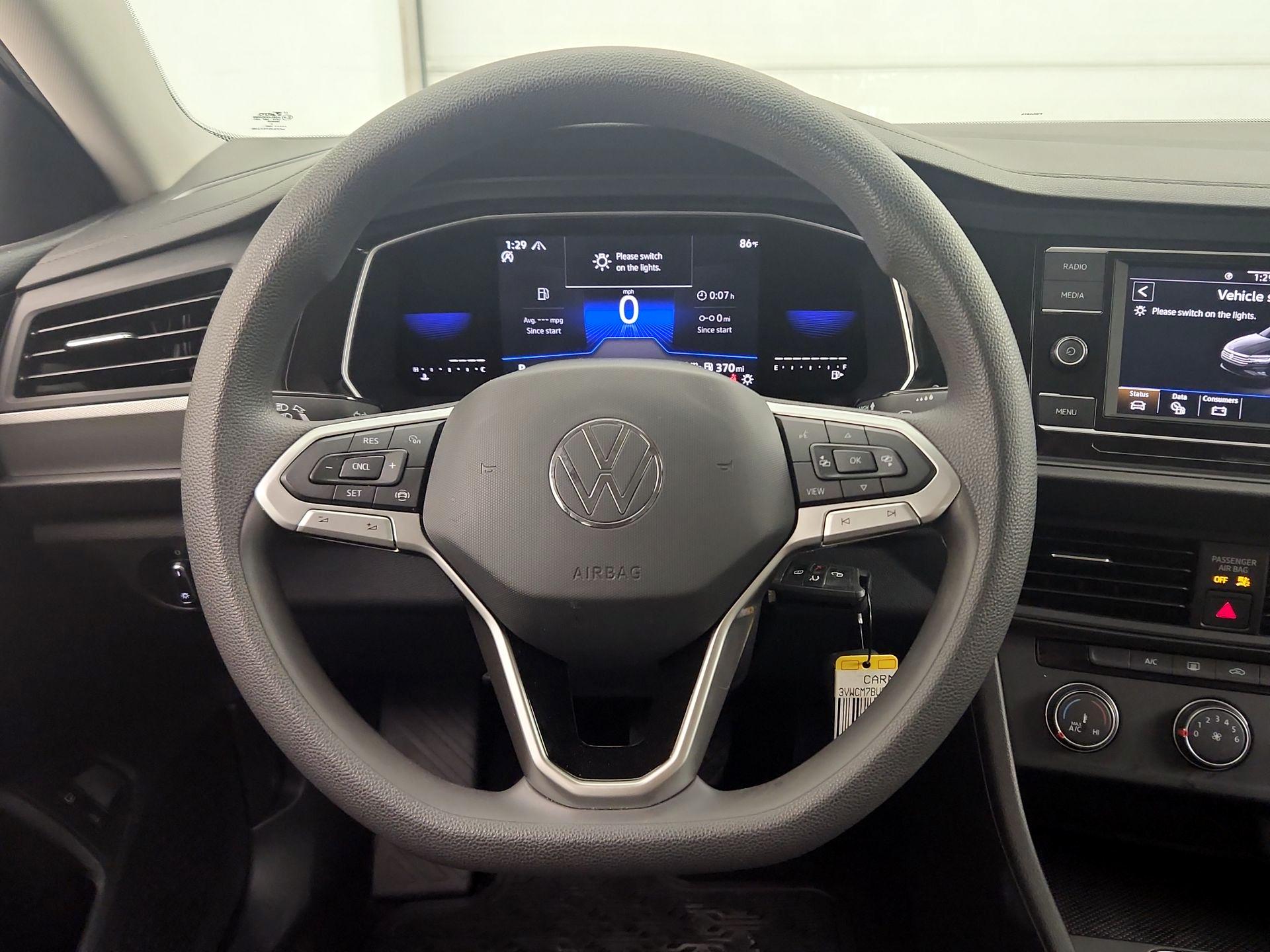 Thumbnail: 2022 Volkswagen Jetta - 10