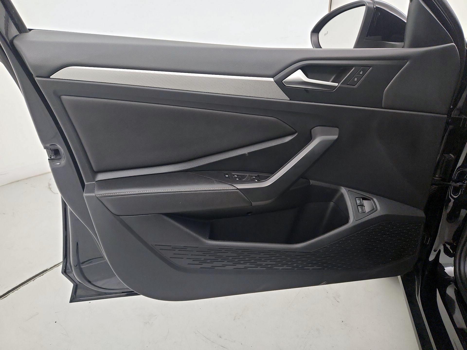 Thumbnail: 2022 Volkswagen Jetta - 12