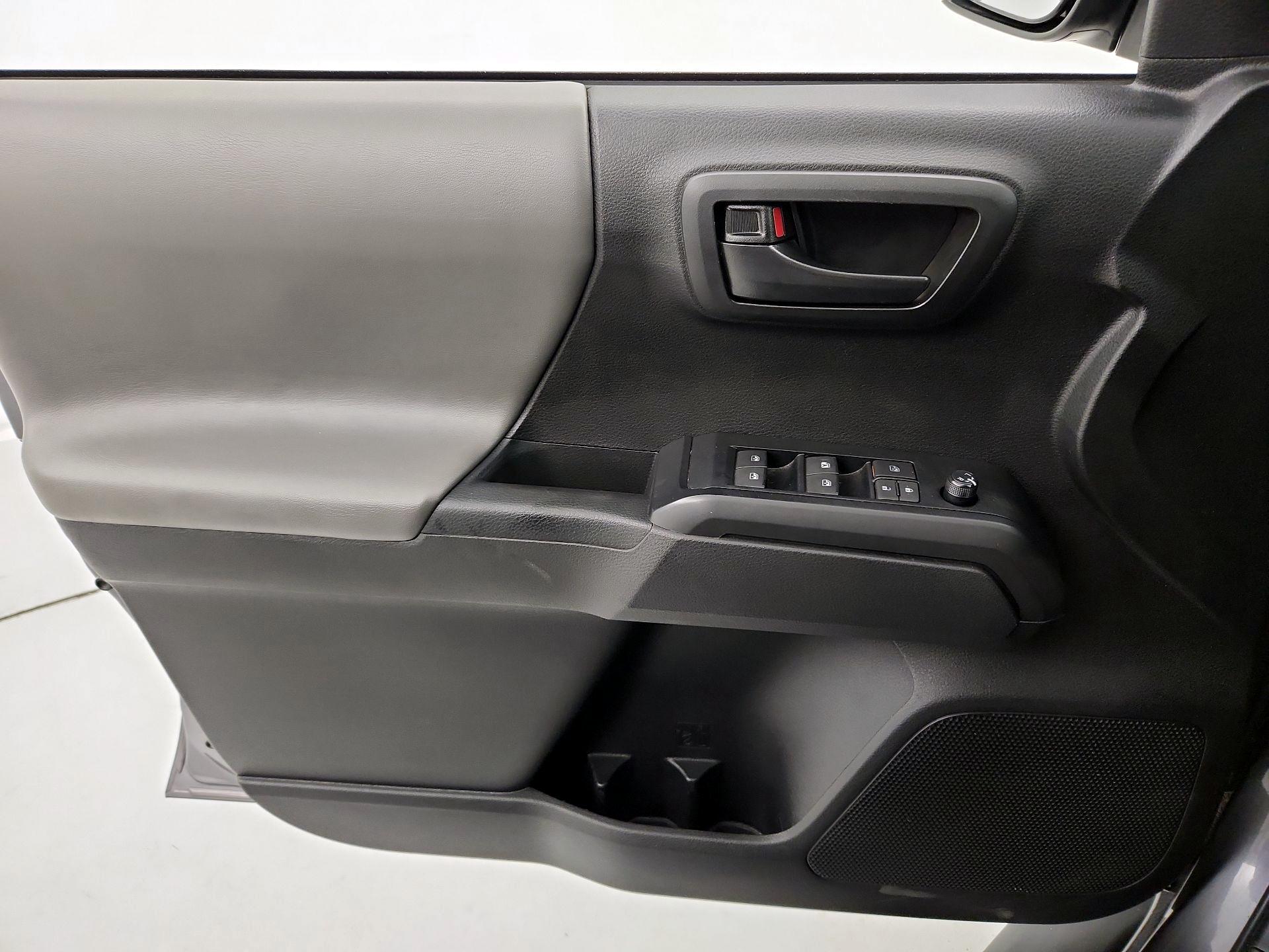 Thumbnail: 2022 Toyota Tacoma - 12