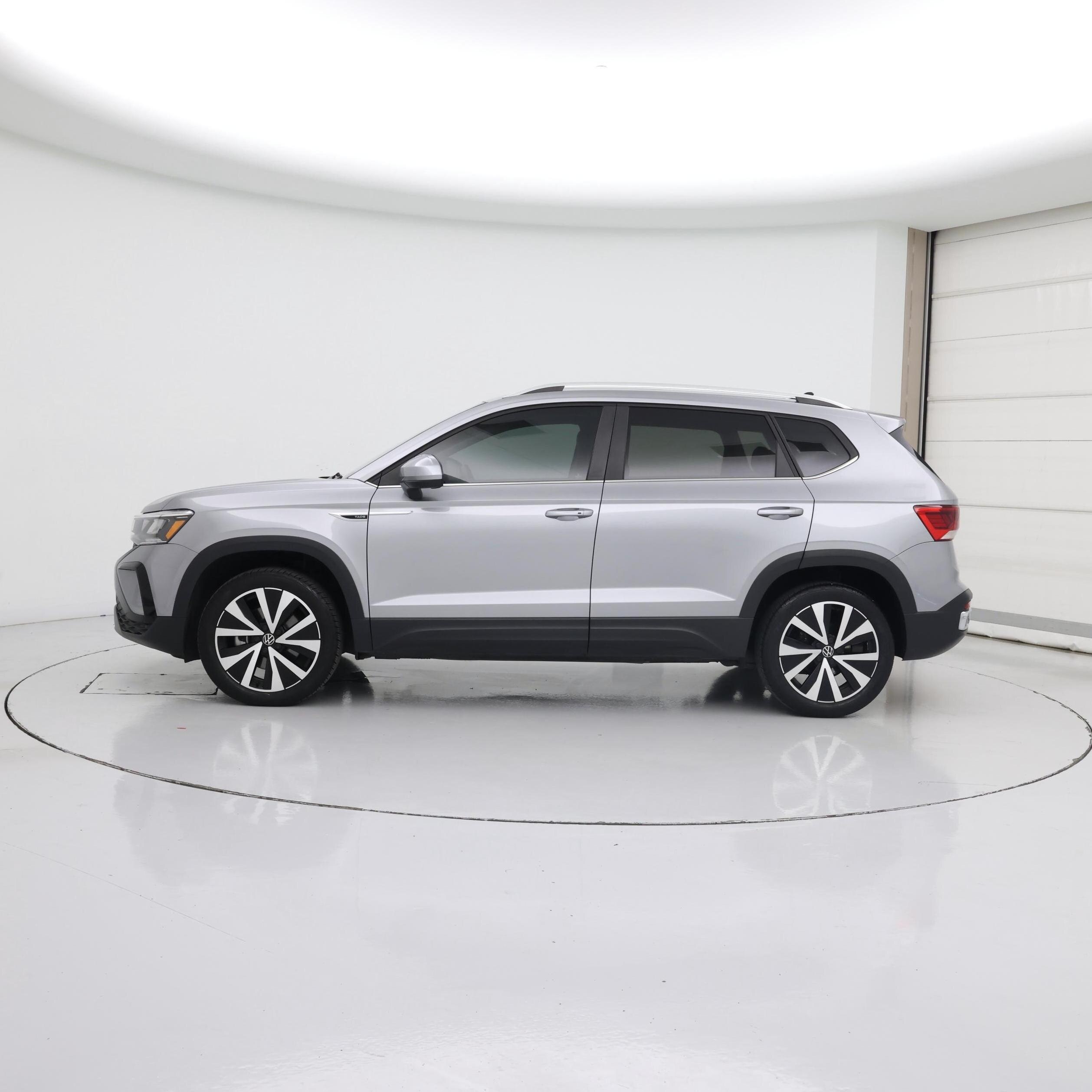 Thumbnail: 2023 Volkswagen Taos - 3