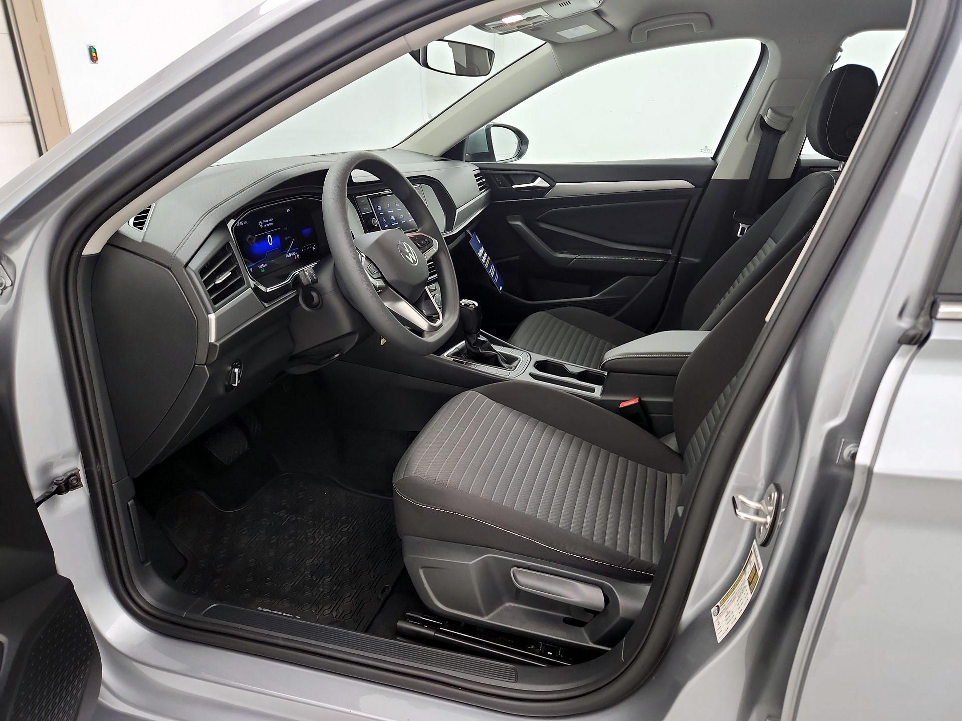 Thumbnail: 2023 Volkswagen Jetta - 11