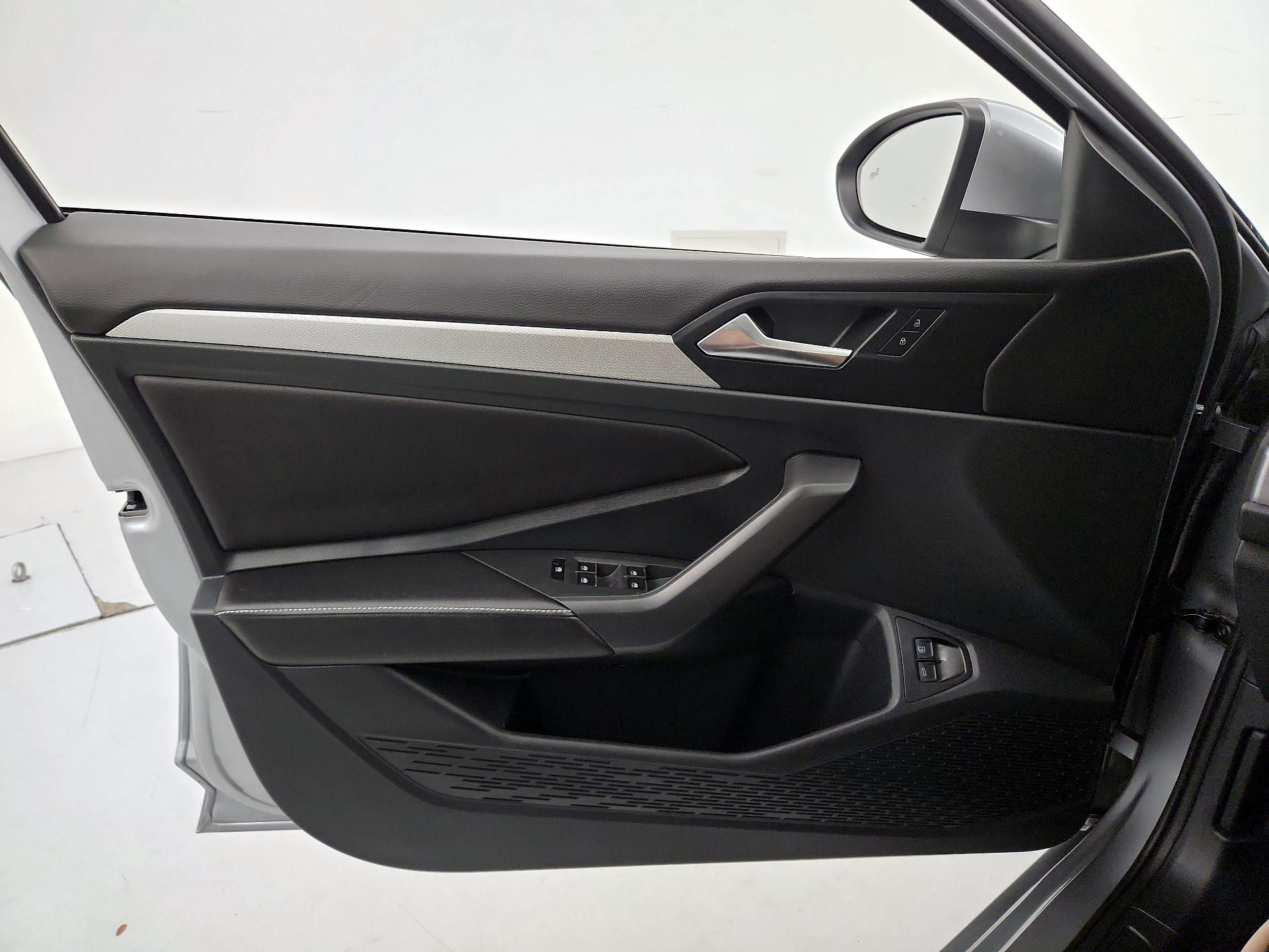 Thumbnail: 2023 Volkswagen Jetta - 12