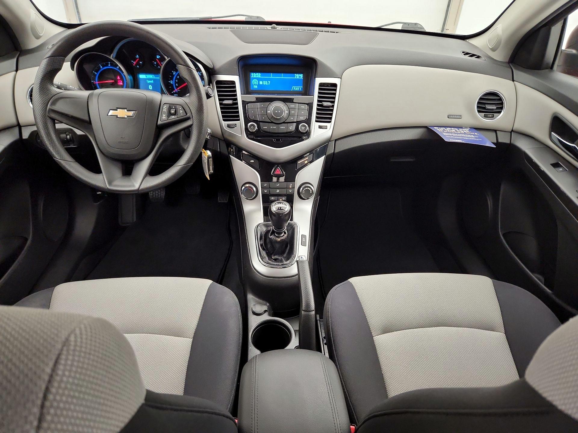 Thumbnail: 2015 Chevrolet Cruze - 9