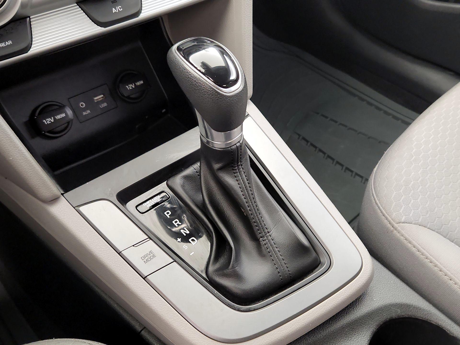 Thumbnail: 2019 Hyundai Elantra - 17