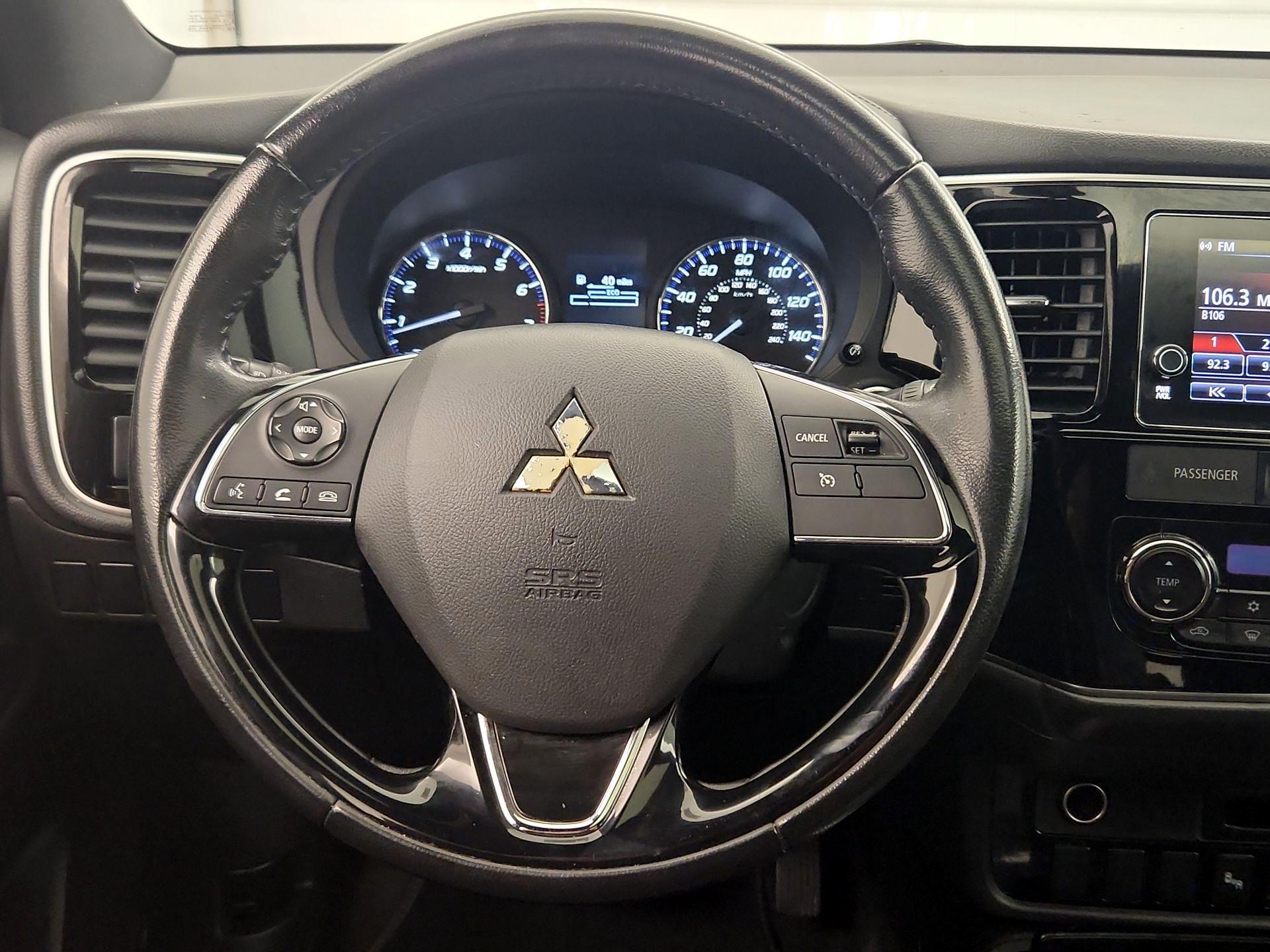 Thumbnail: 2018 Mitsubishi Outlander - 10
