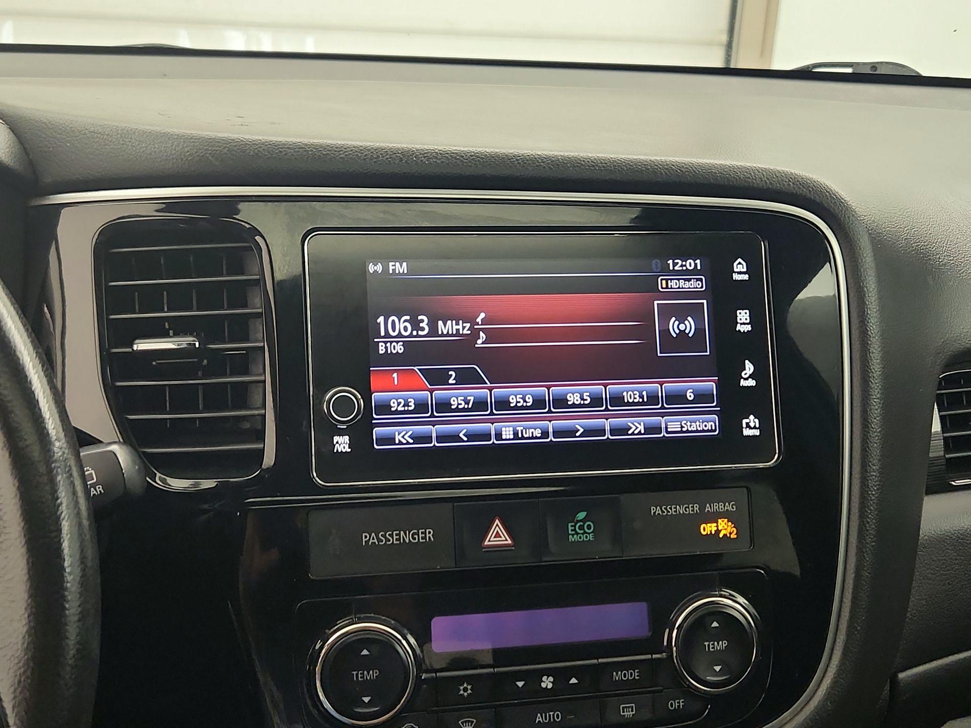 Thumbnail: 2018 Mitsubishi Outlander - 14