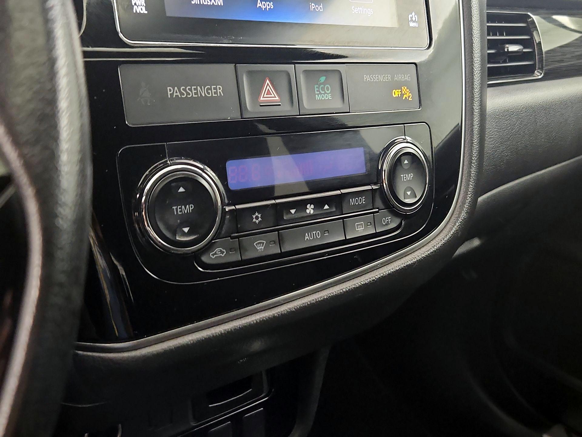 Thumbnail: 2018 Mitsubishi Outlander - 15